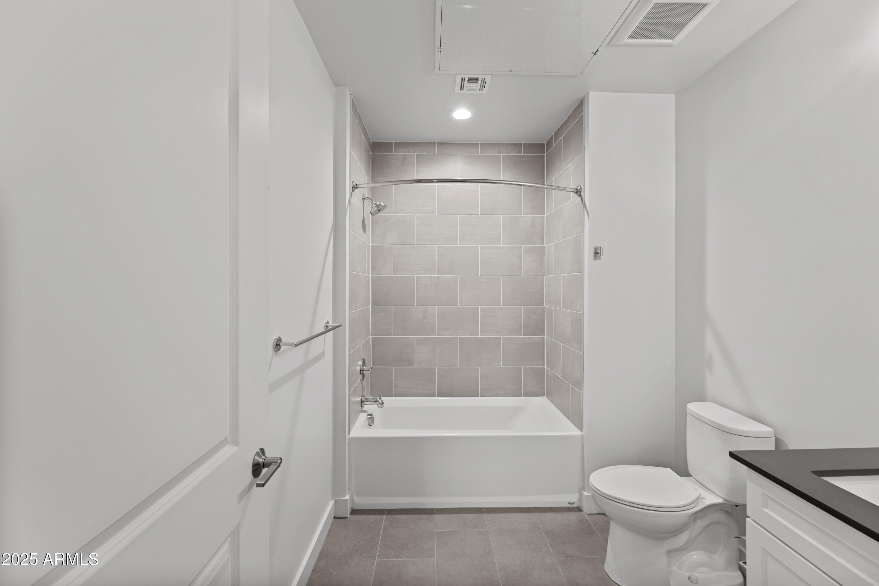 3131 N CENTRAL Avenue, 3002