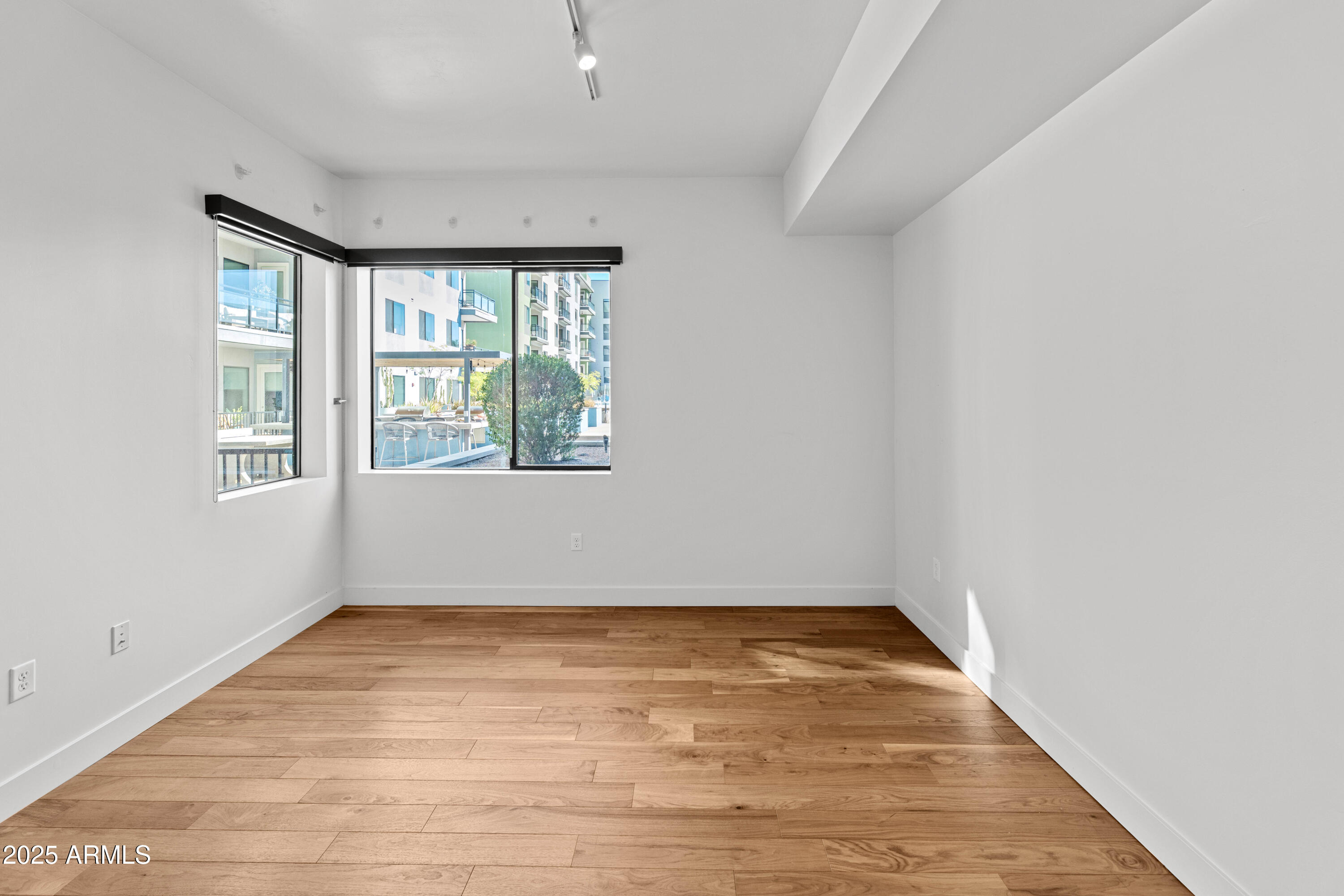 3131 N CENTRAL Avenue, 3002