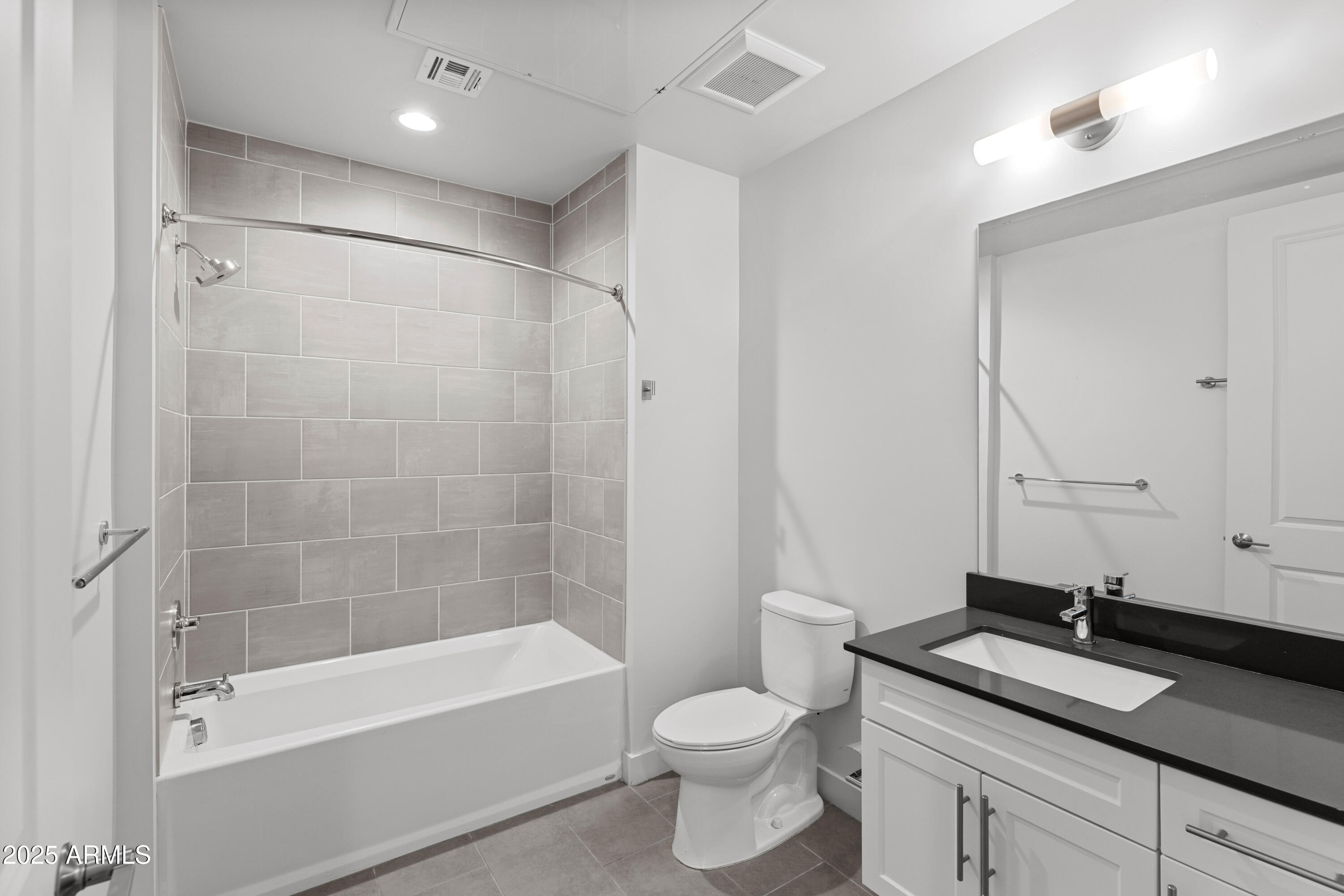 3131 N CENTRAL Avenue, 3002