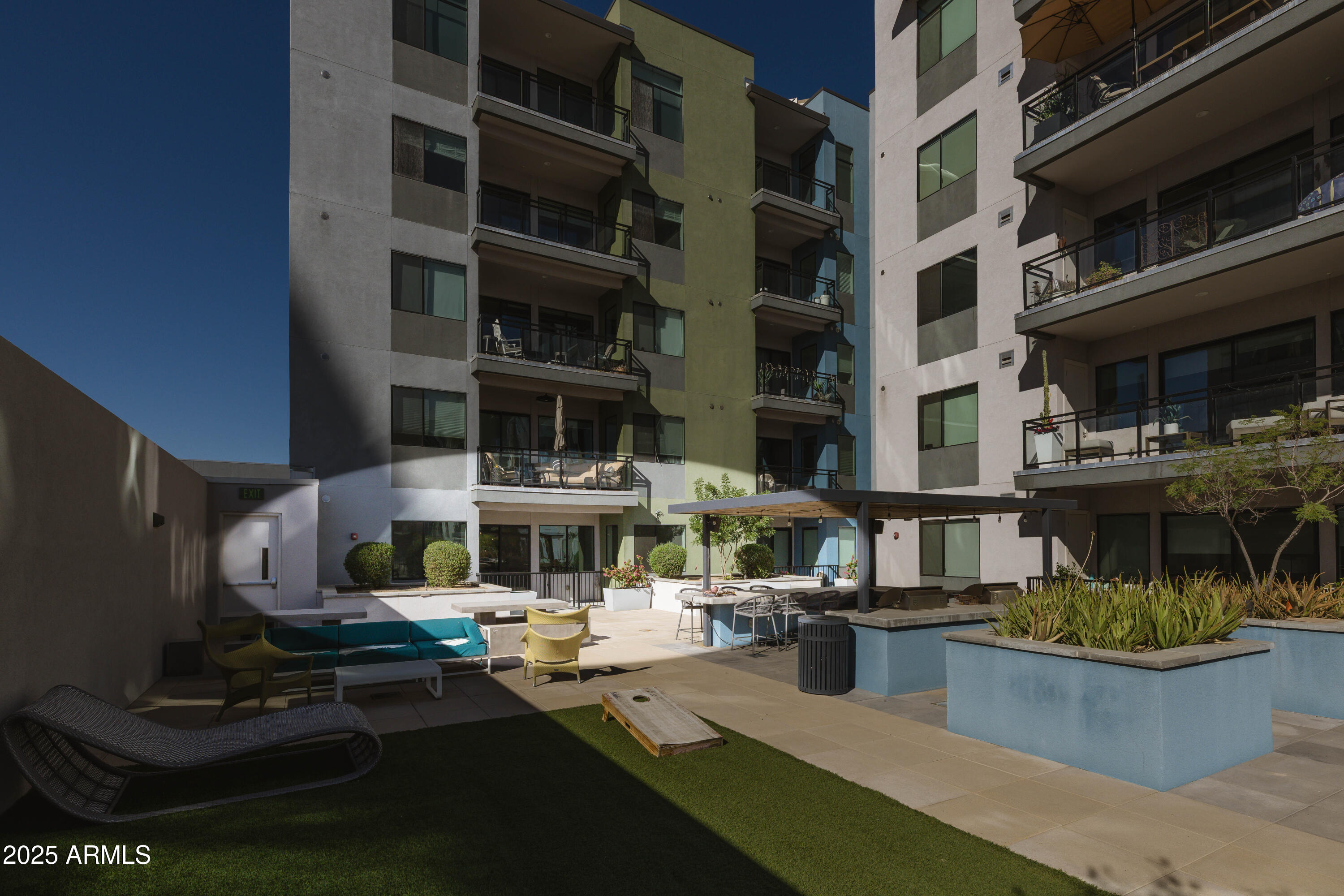 3131 N CENTRAL Avenue, 3002