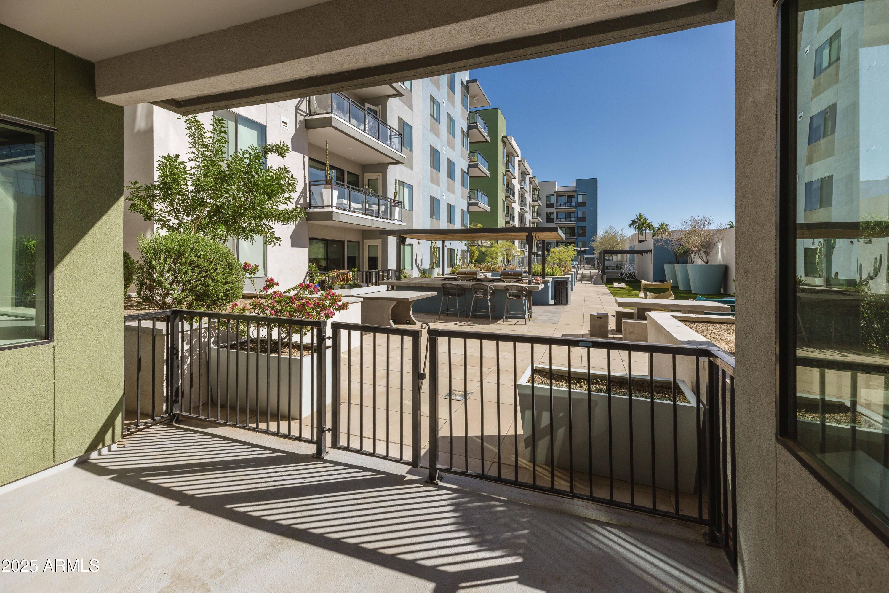 3131 N CENTRAL Avenue, 3002