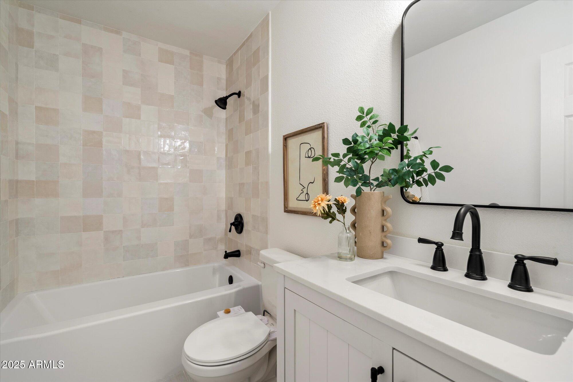 8447 E MONTEBELLO Avenue