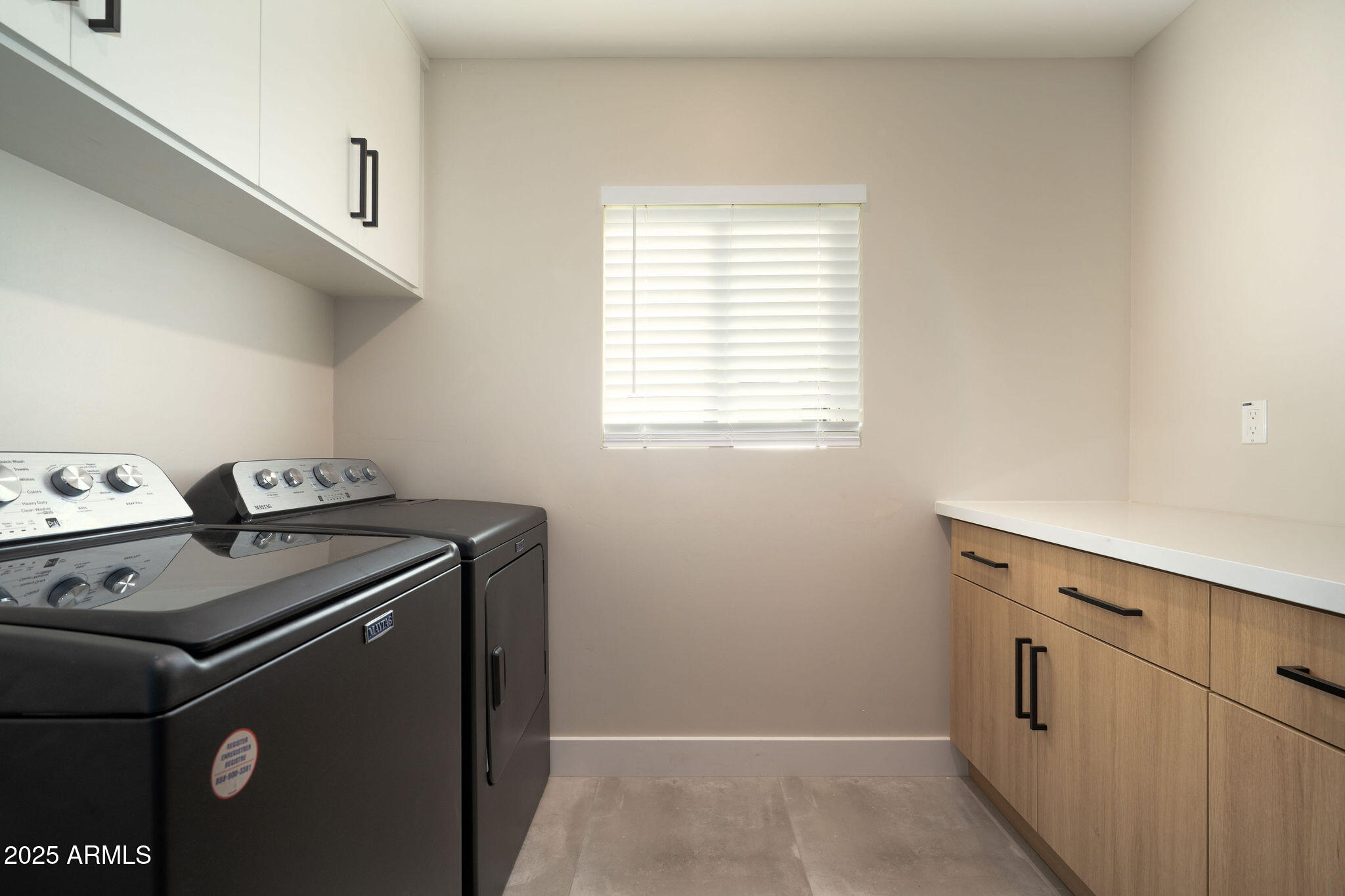 2439 E LINCOLN Circle