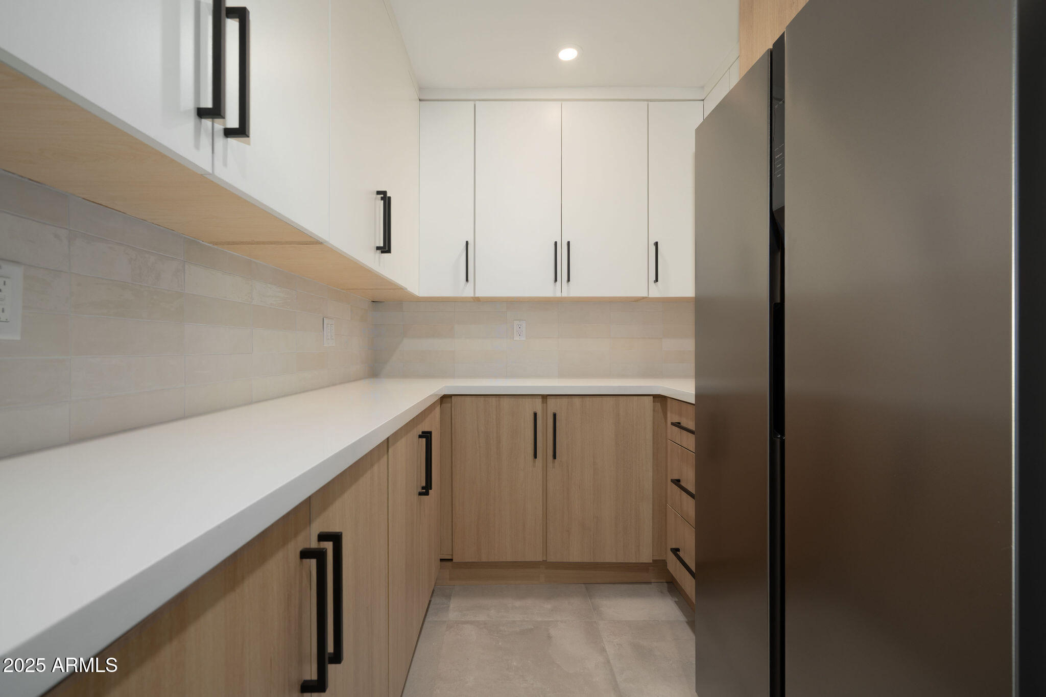 2439 E LINCOLN Circle