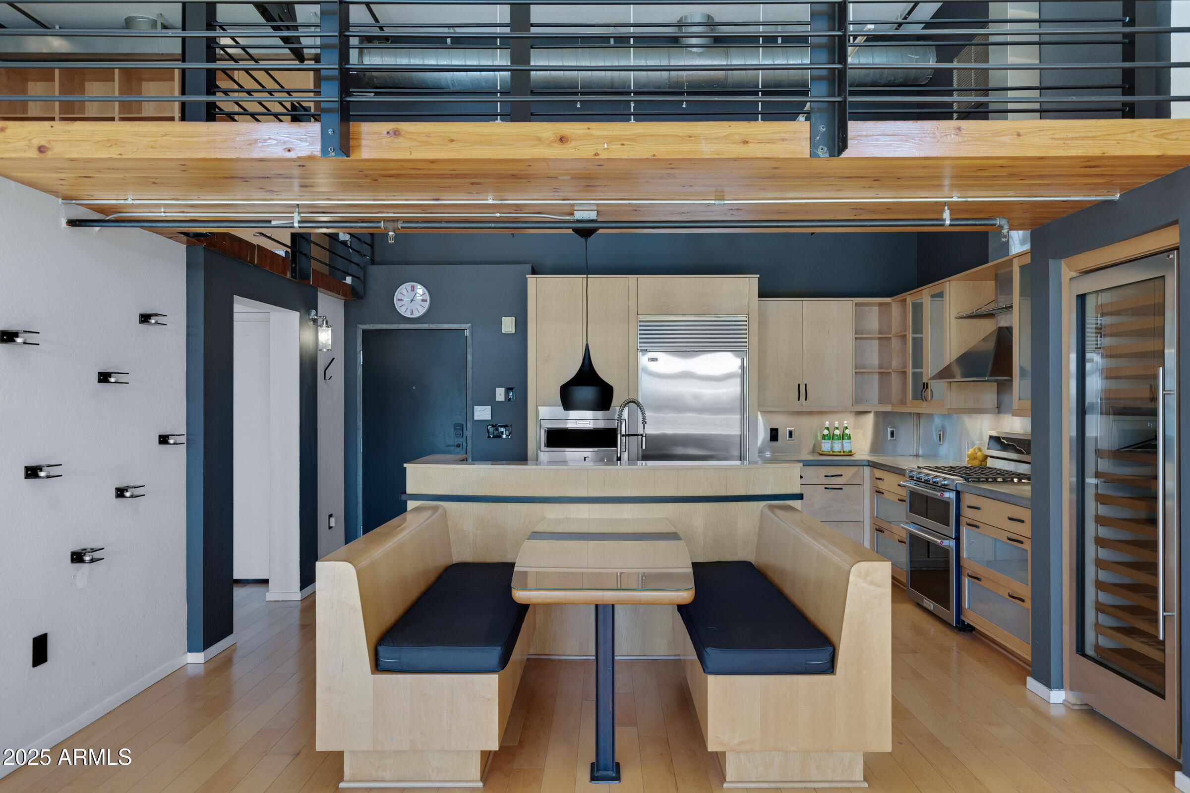 914 E OSBORN Road, 402