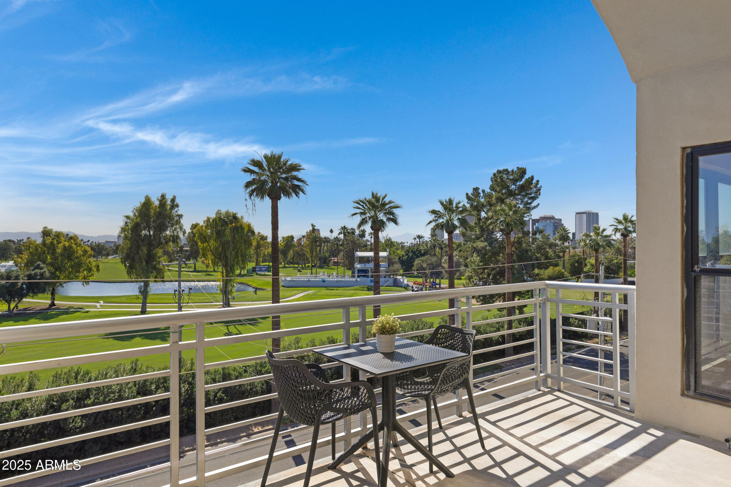 914 E OSBORN Road, 402