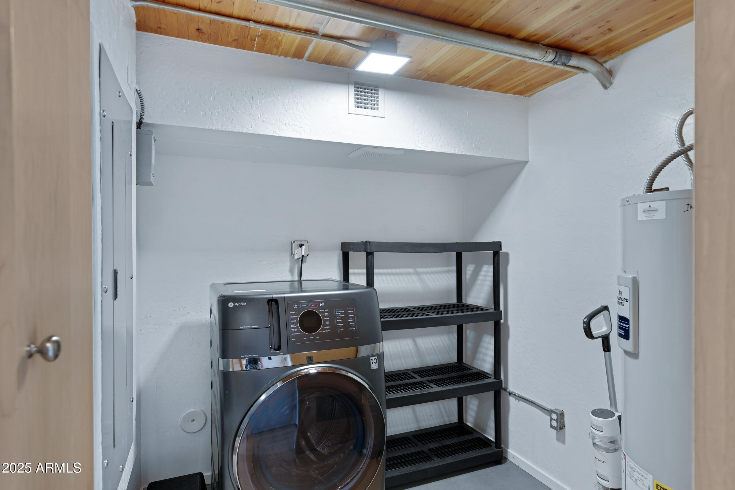 914 E OSBORN Road, 402