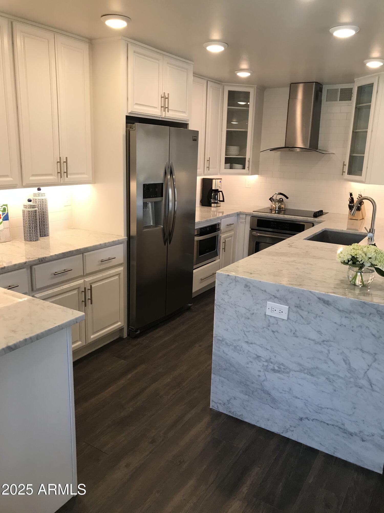 7401 E NORTHLAND Drive, 2