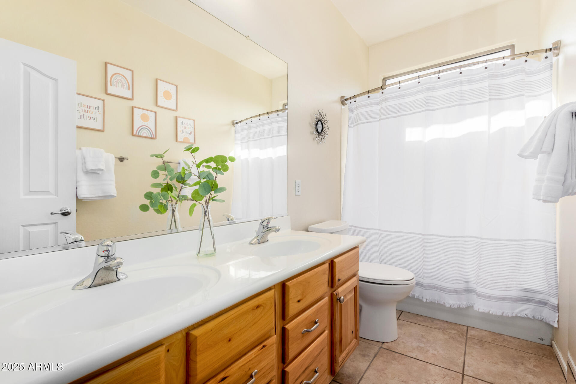 131 W ROADRUNNER Drive