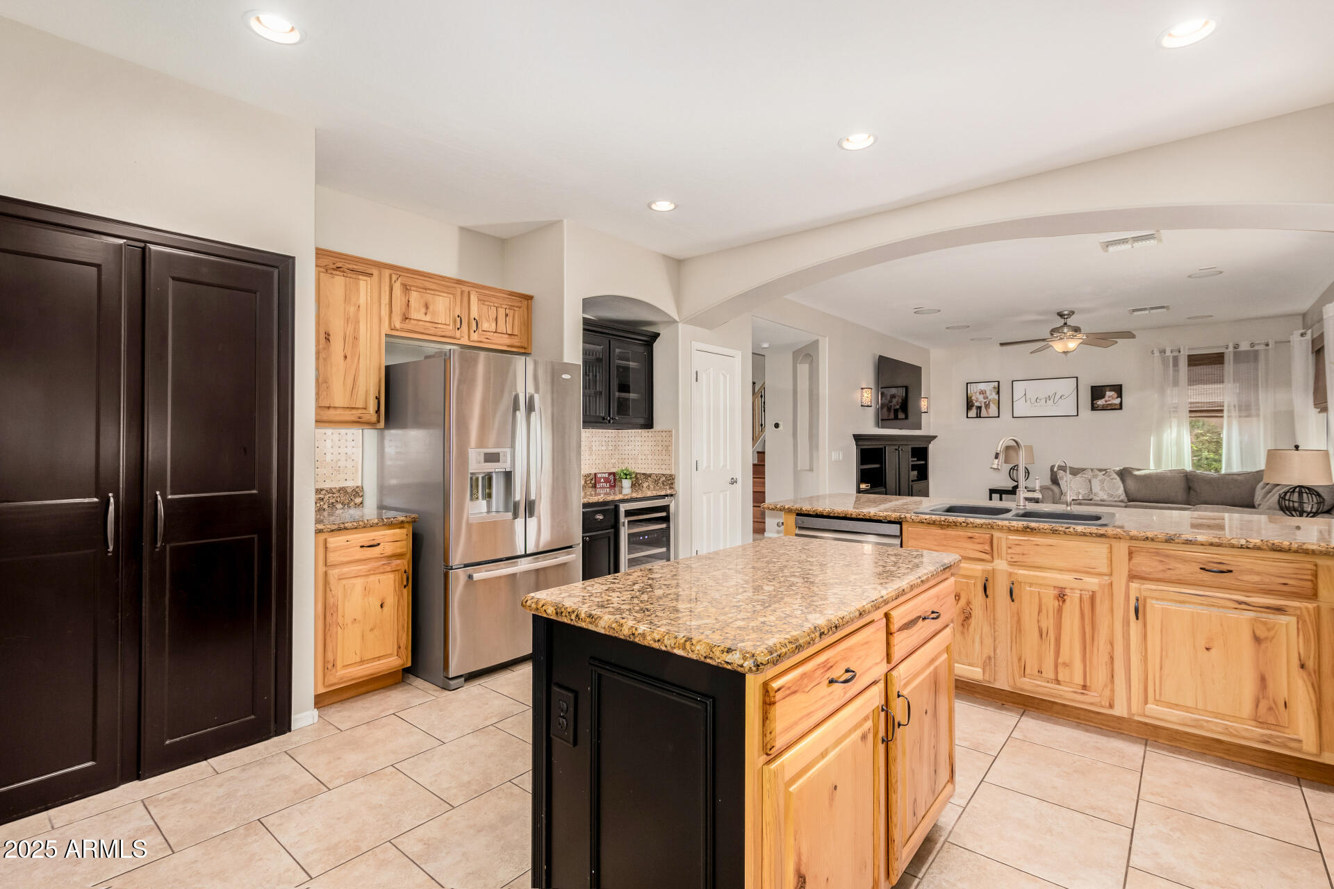 131 W ROADRUNNER Drive