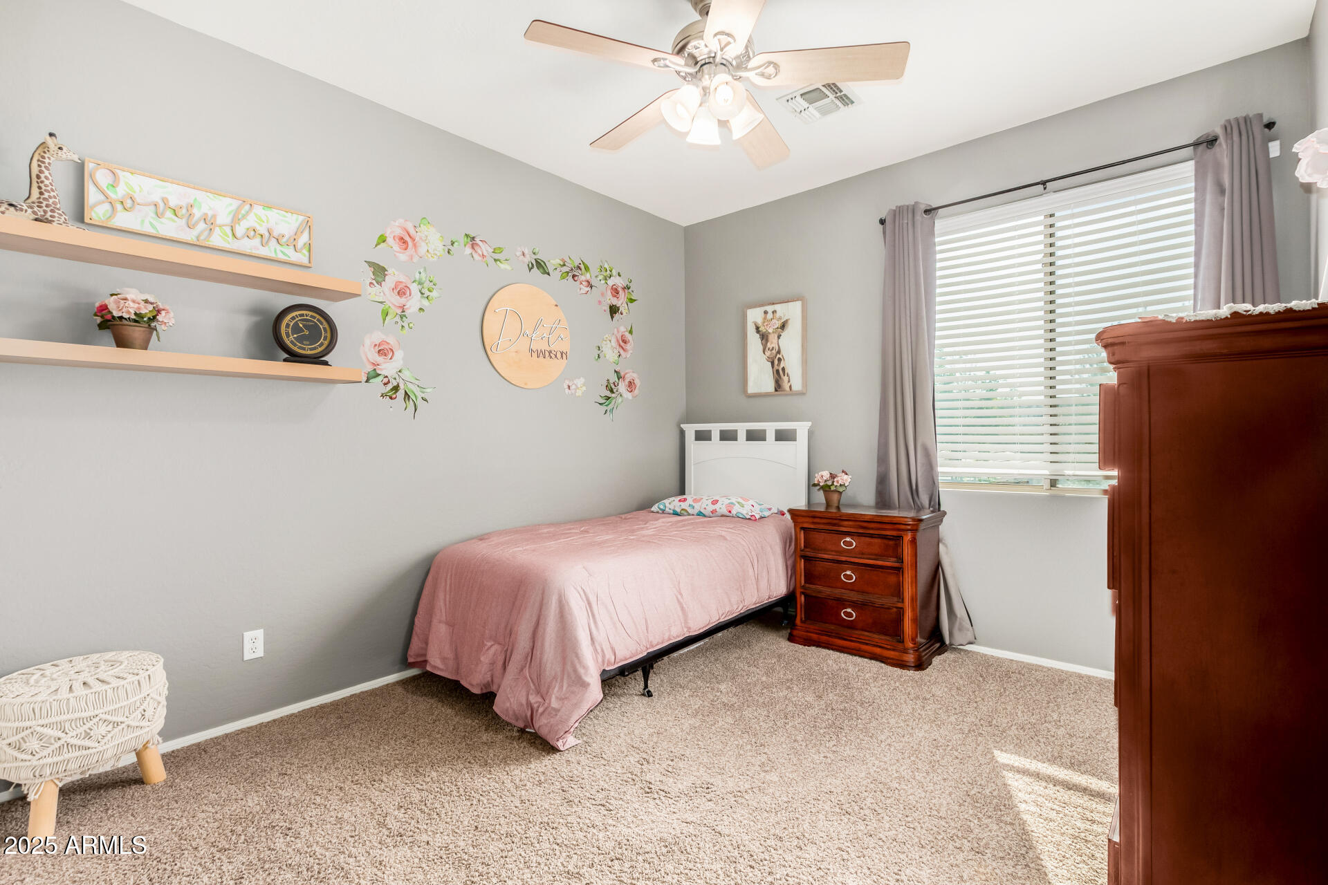 131 W ROADRUNNER Drive