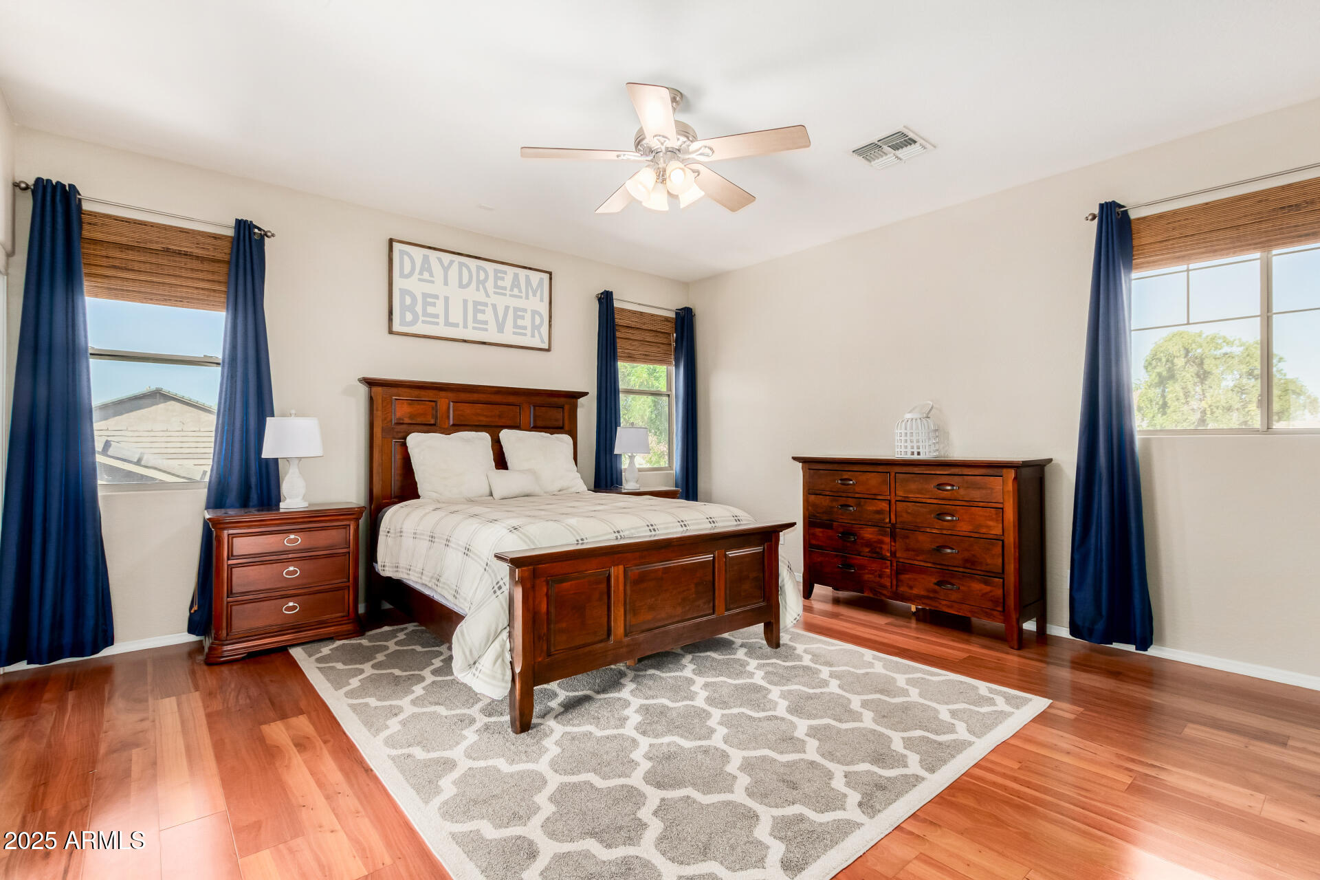 131 W ROADRUNNER Drive