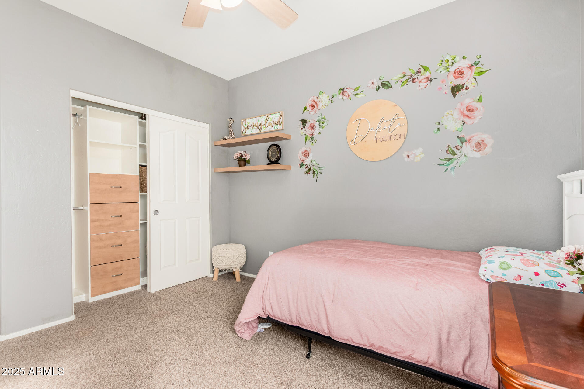 131 W ROADRUNNER Drive