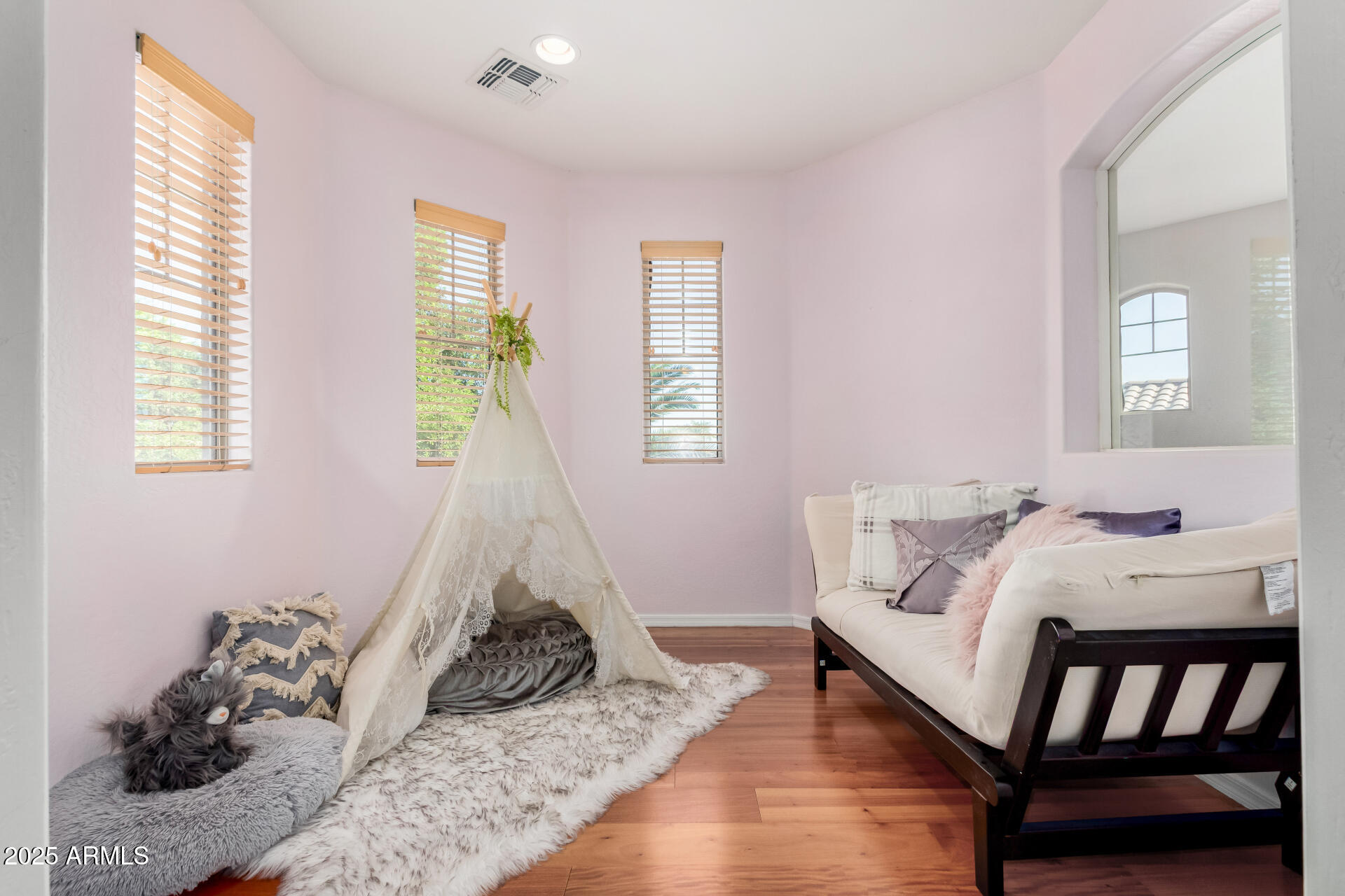 131 W ROADRUNNER Drive