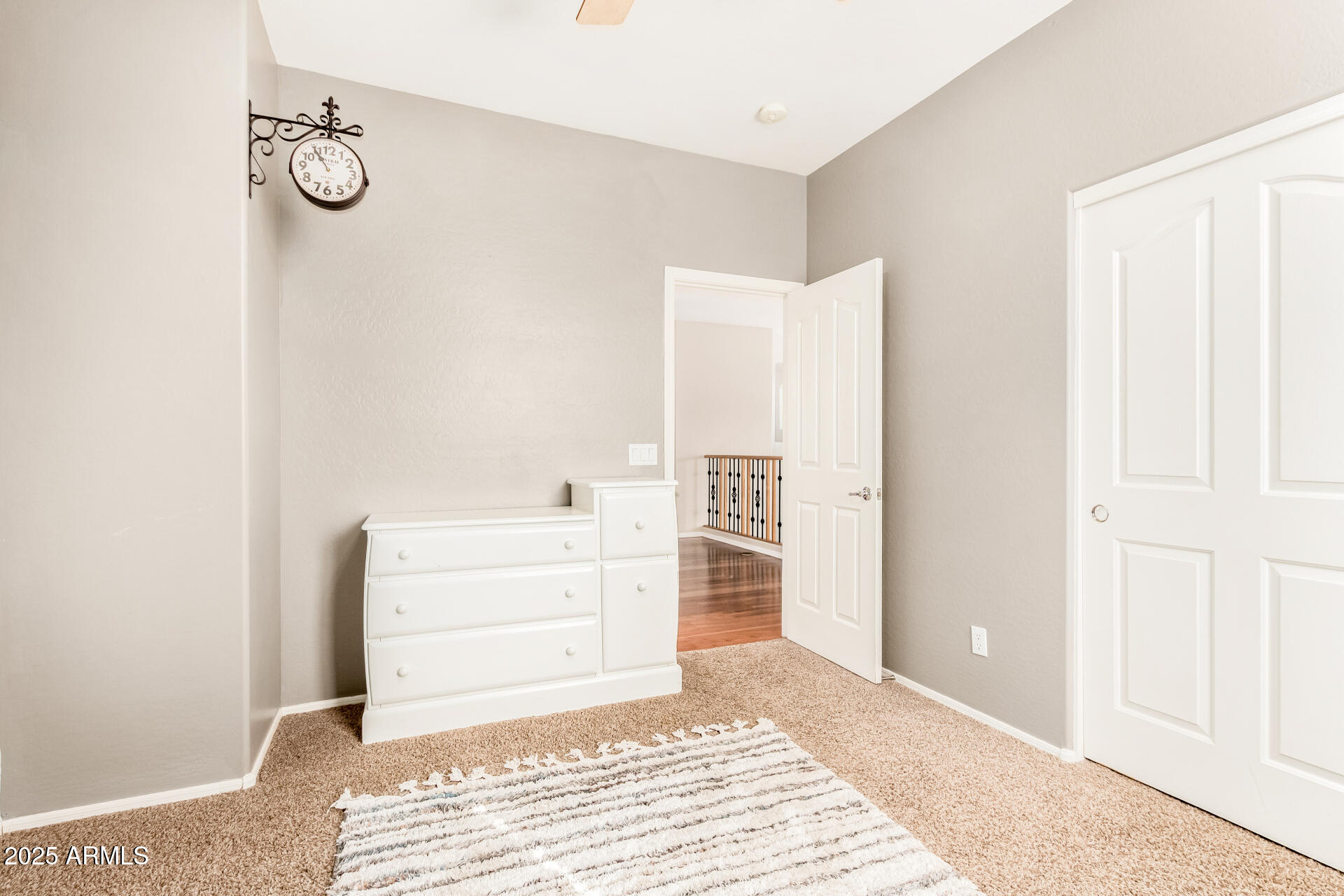 131 W ROADRUNNER Drive