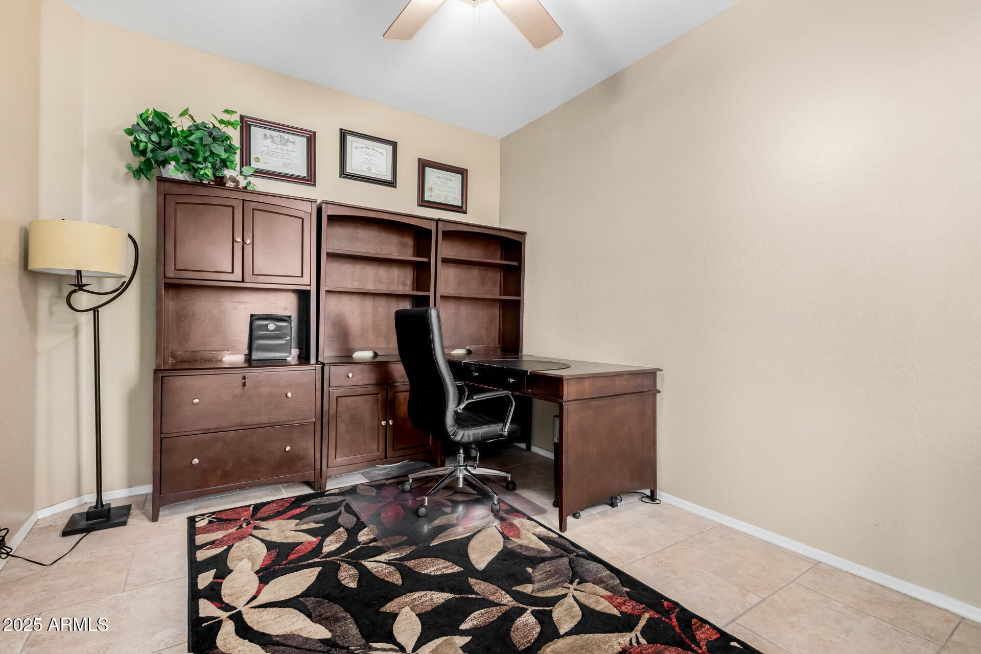 131 W ROADRUNNER Drive