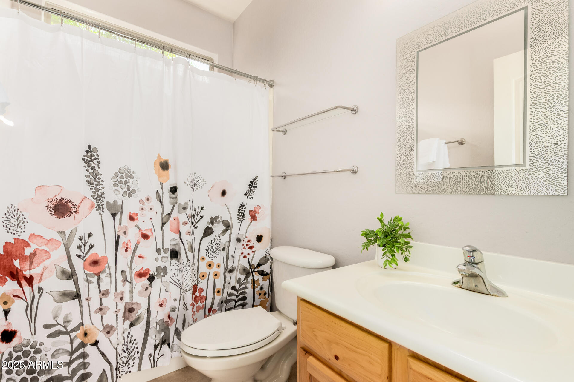 131 W ROADRUNNER Drive