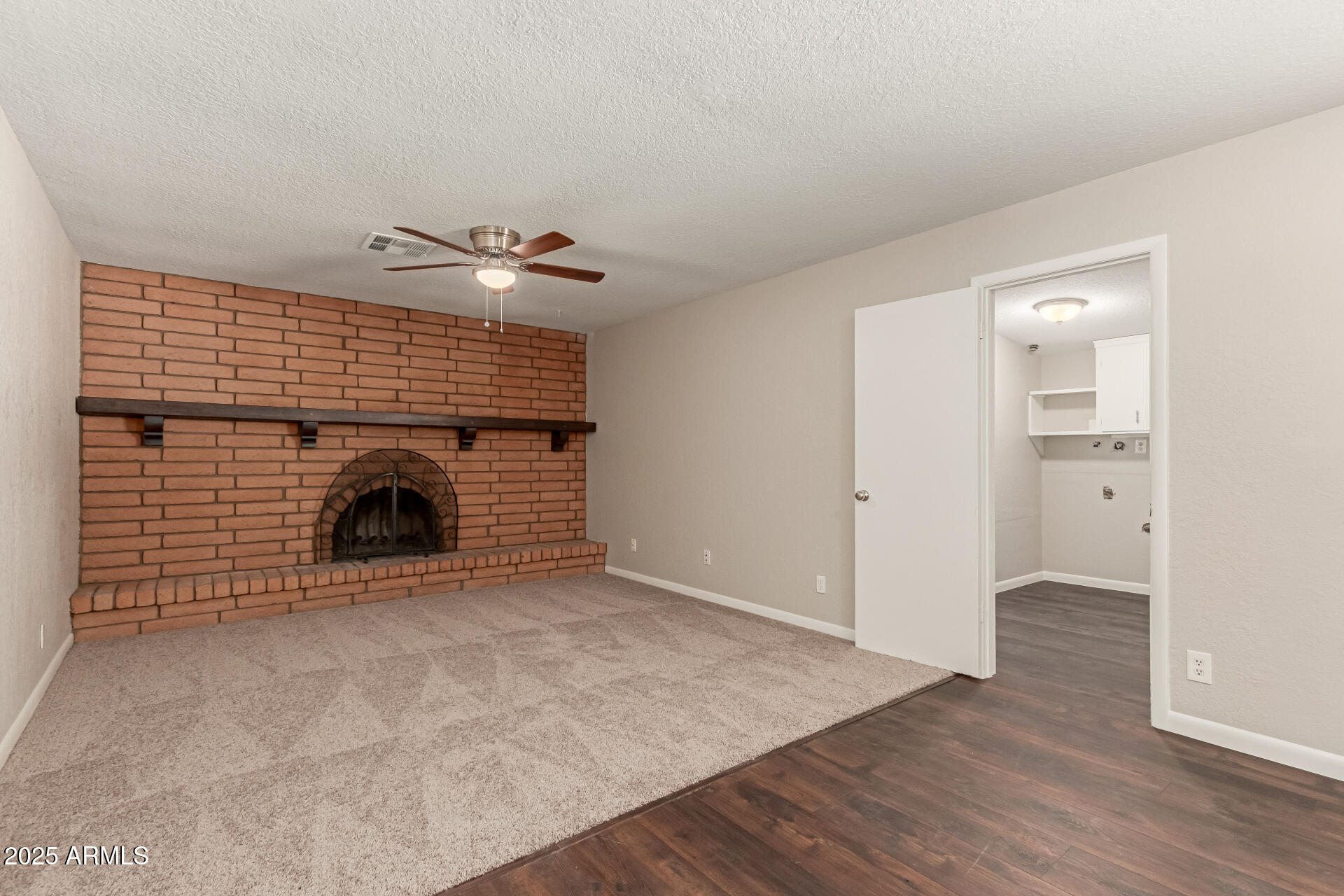 2322 E EVERGREEN Street