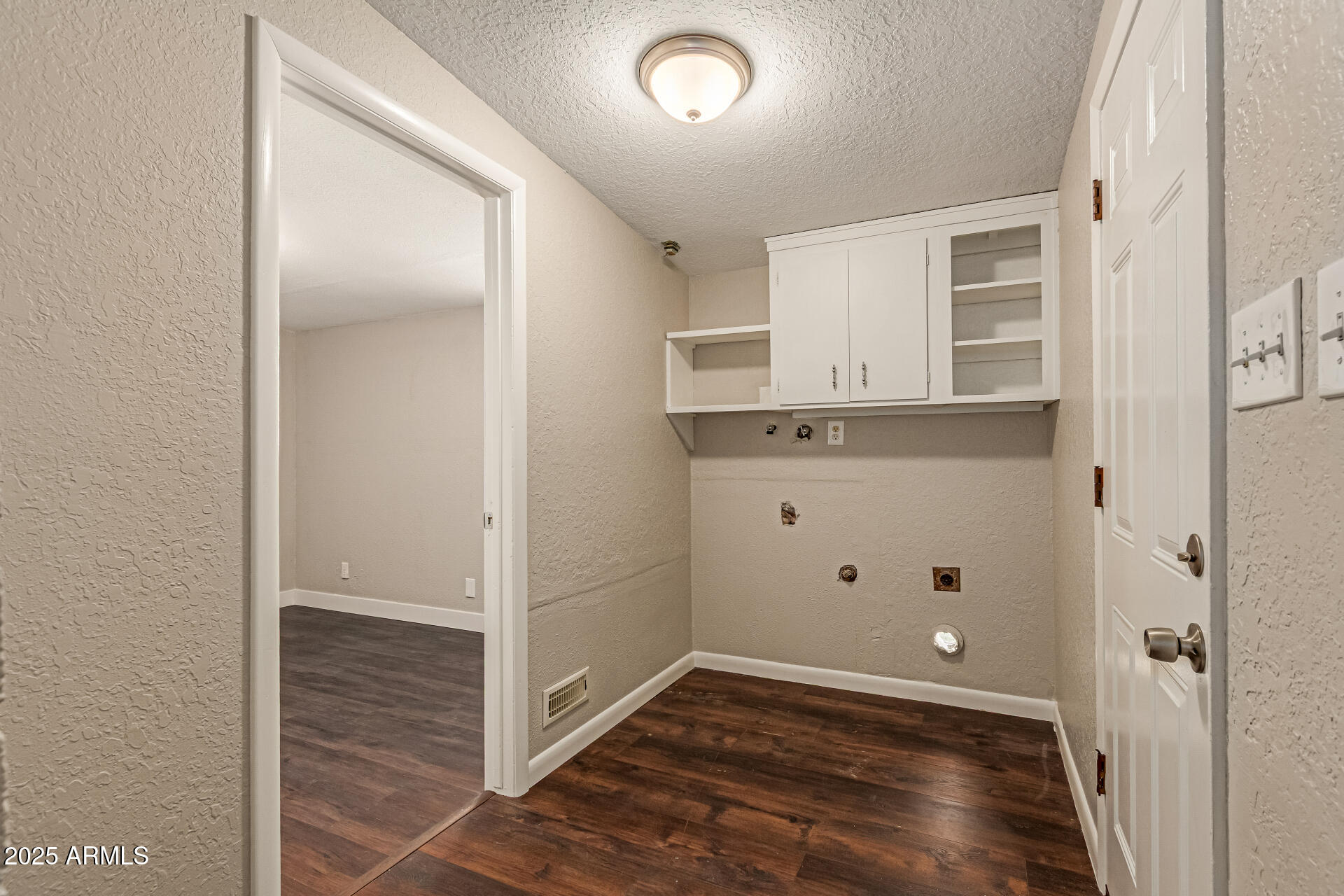 2322 E EVERGREEN Street