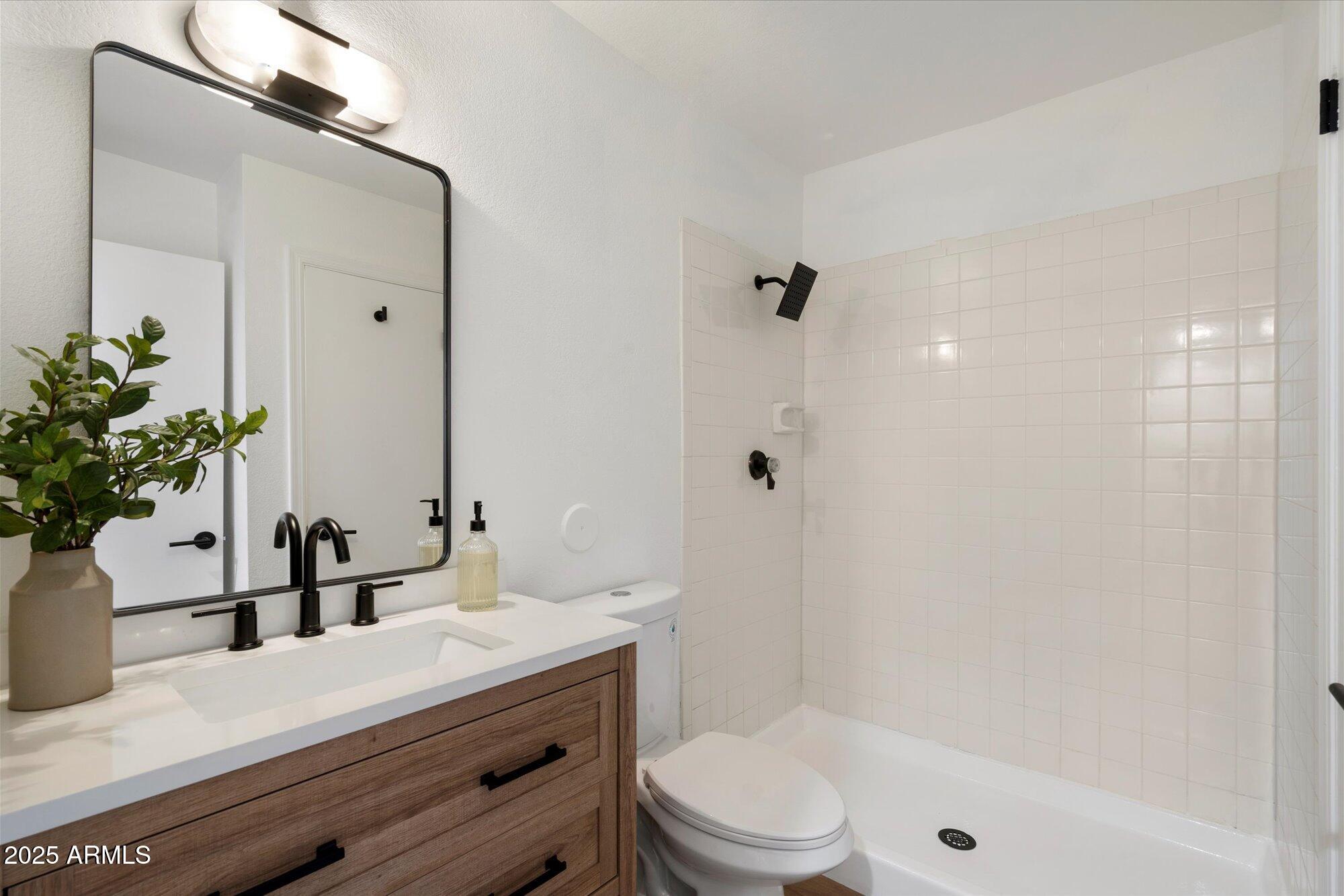 1717 E UNION HILLS Drive, 1030