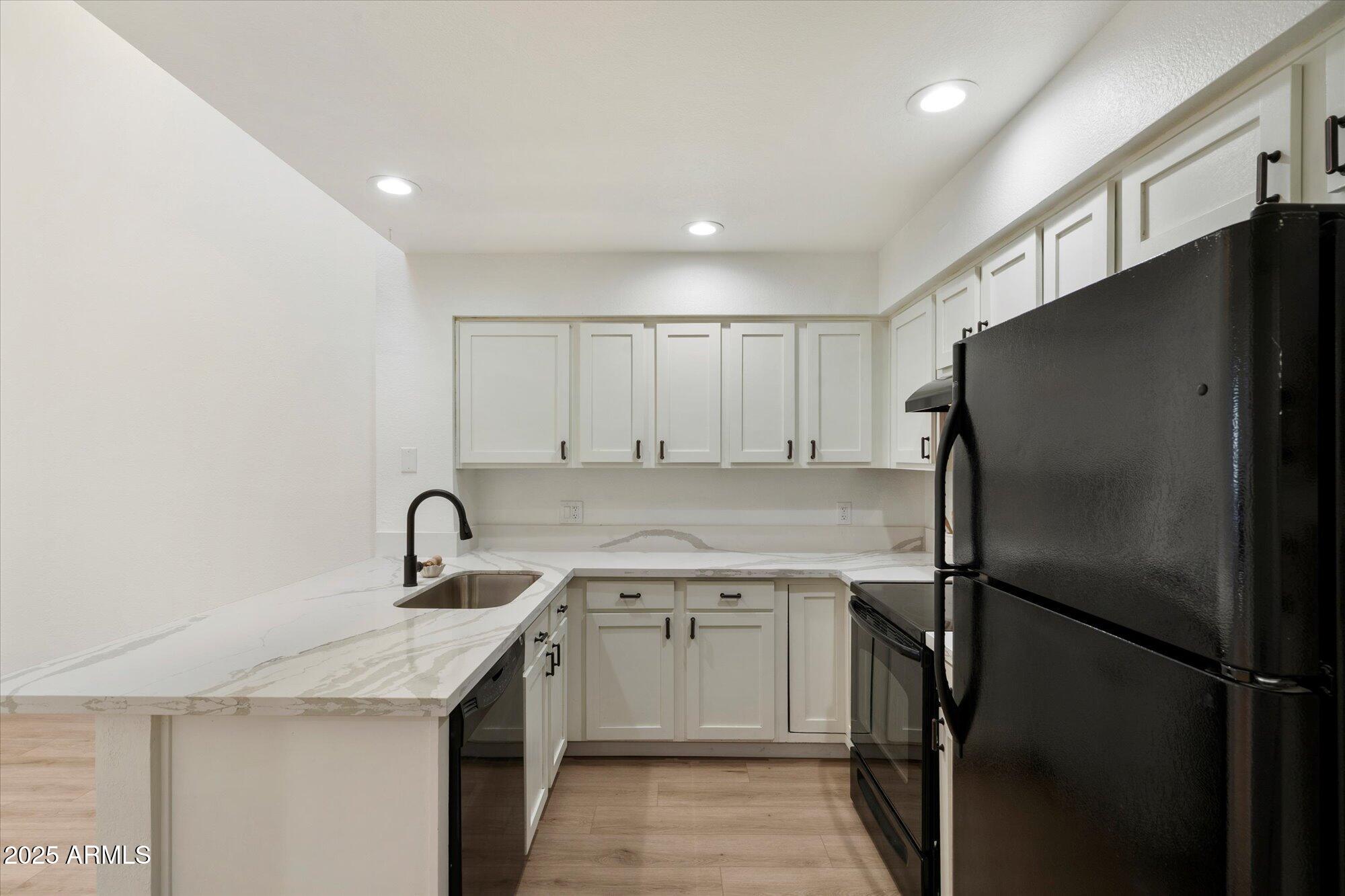 1717 E UNION HILLS Drive, 1030