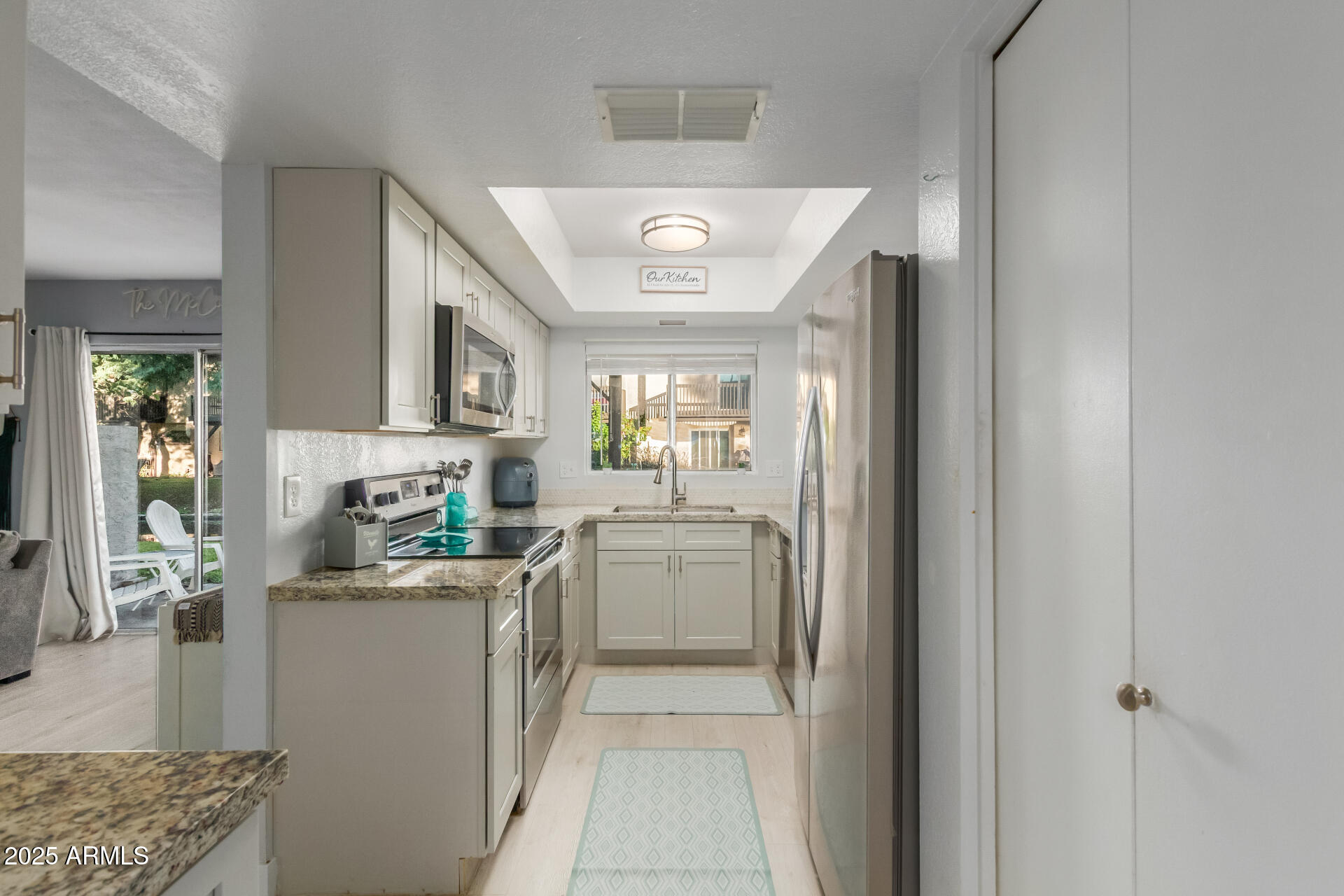 2232 W LINDNER Avenue, 2