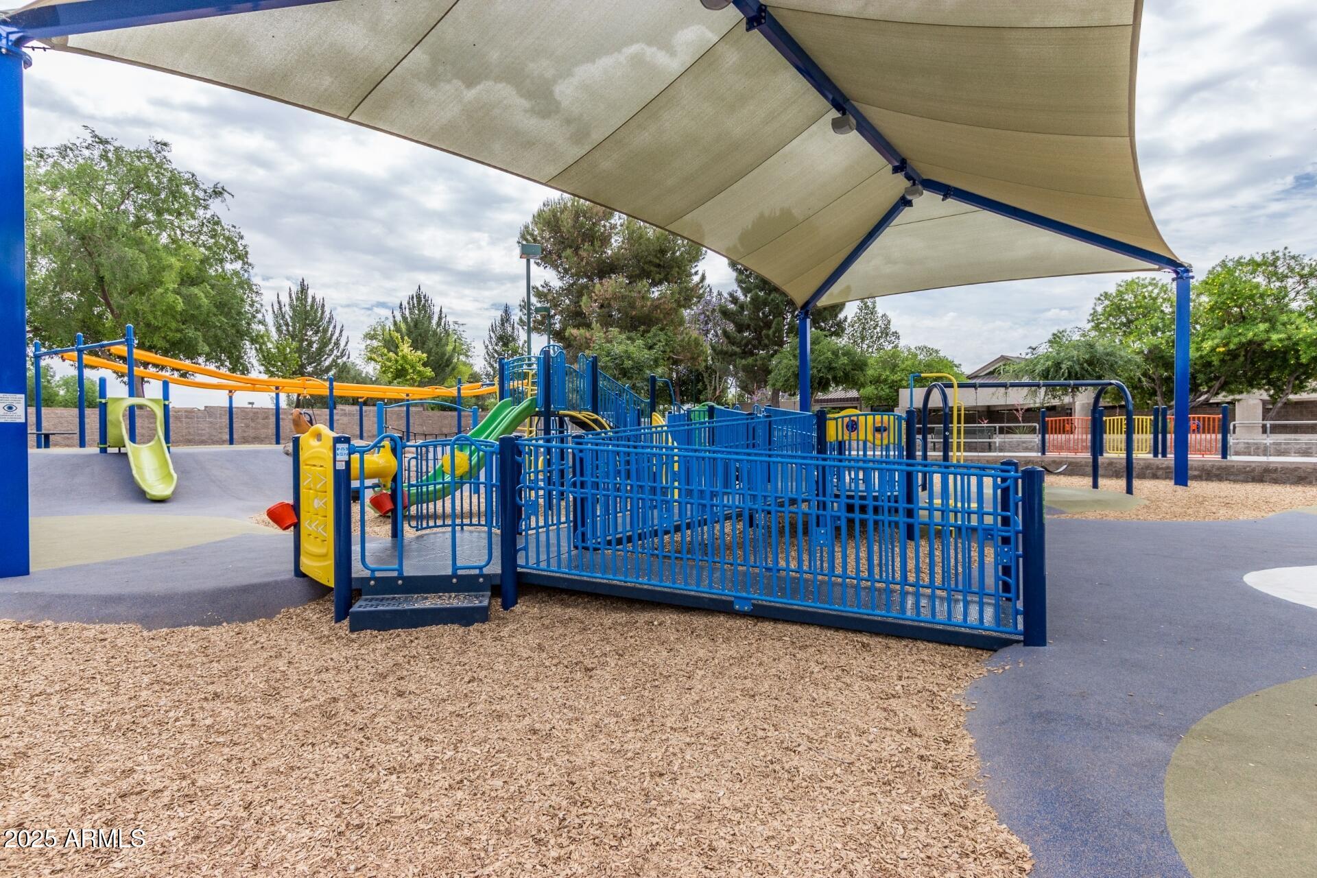 2232 W LINDNER Avenue, 2