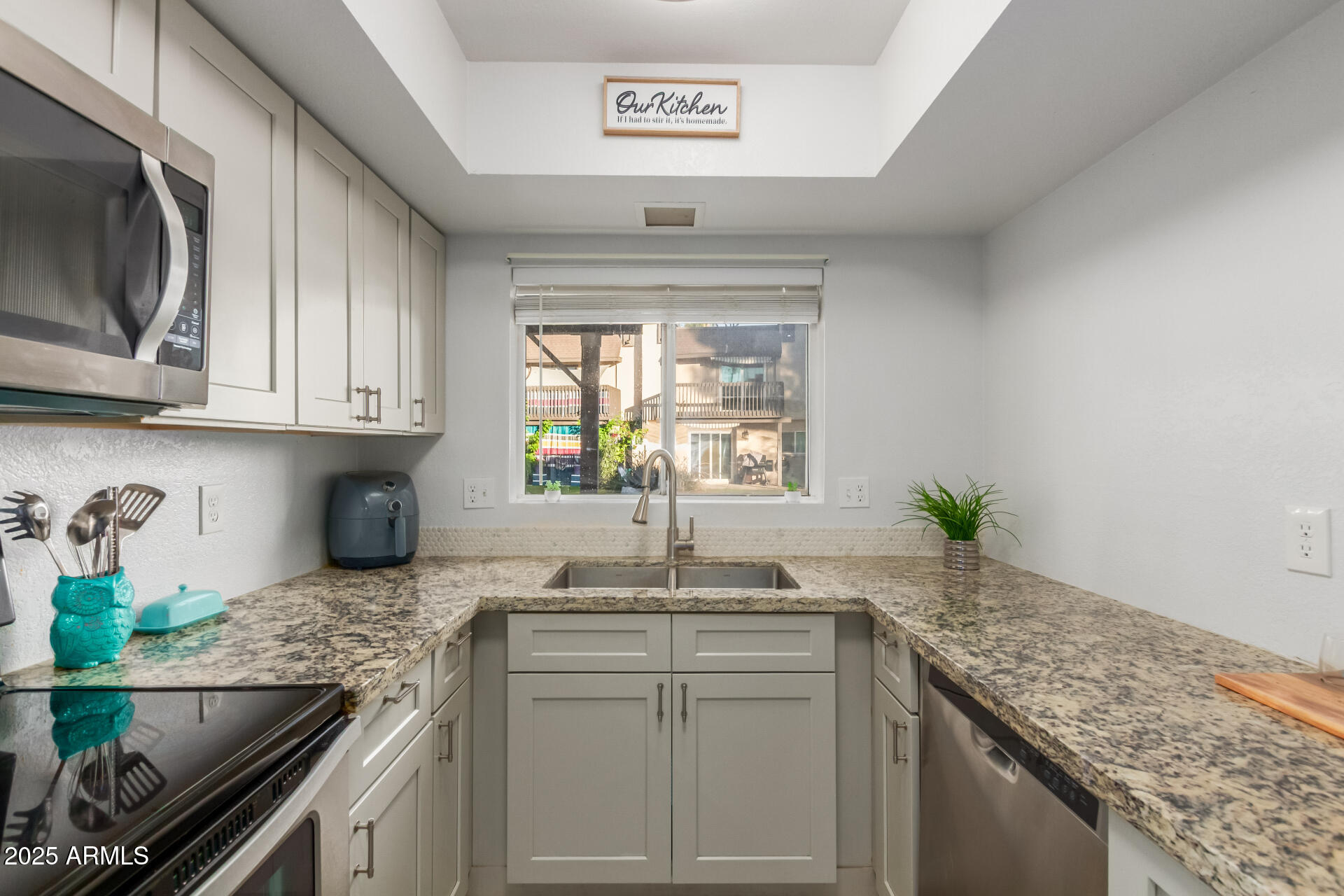 2232 W LINDNER Avenue, 2