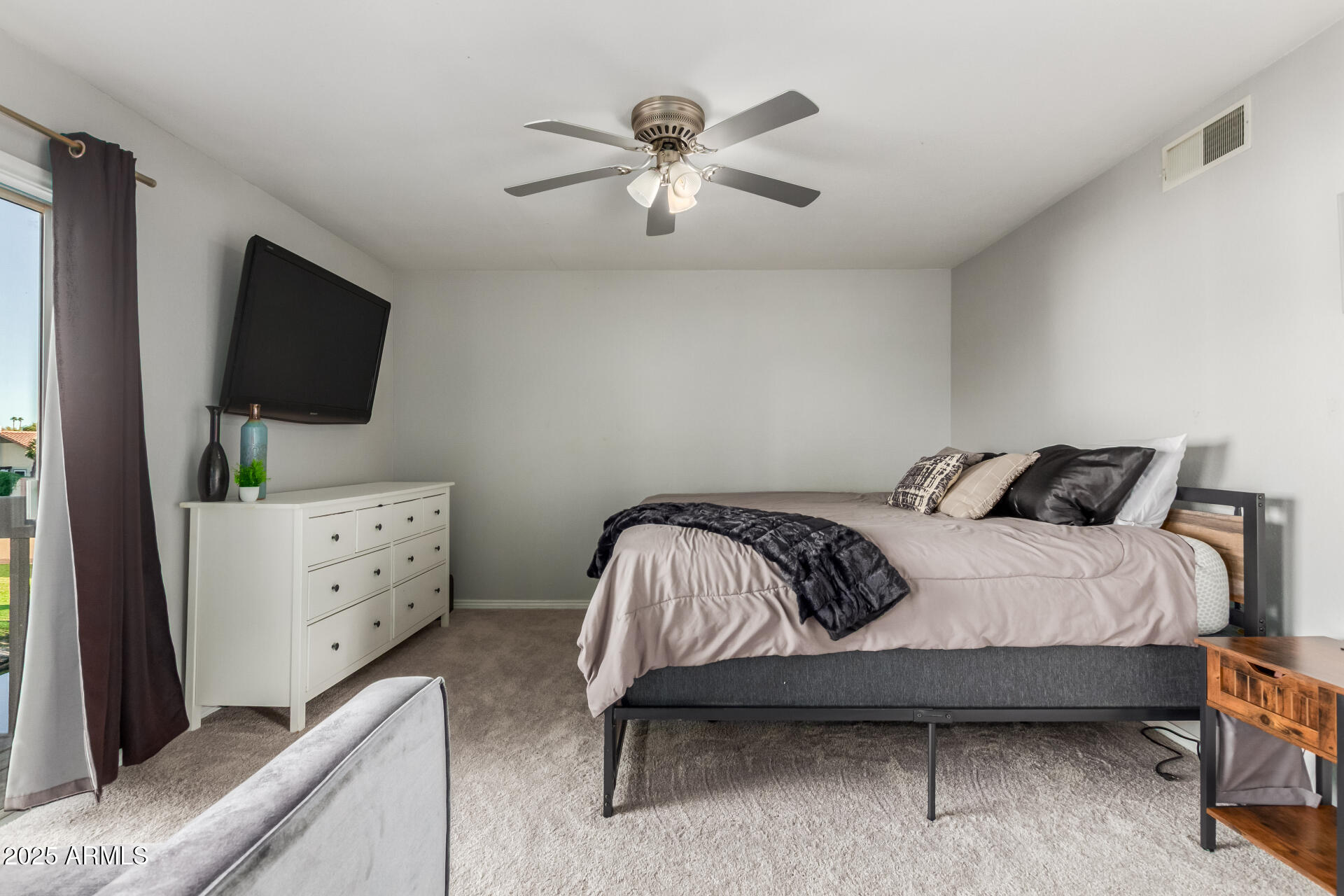 2232 W LINDNER Avenue, 2