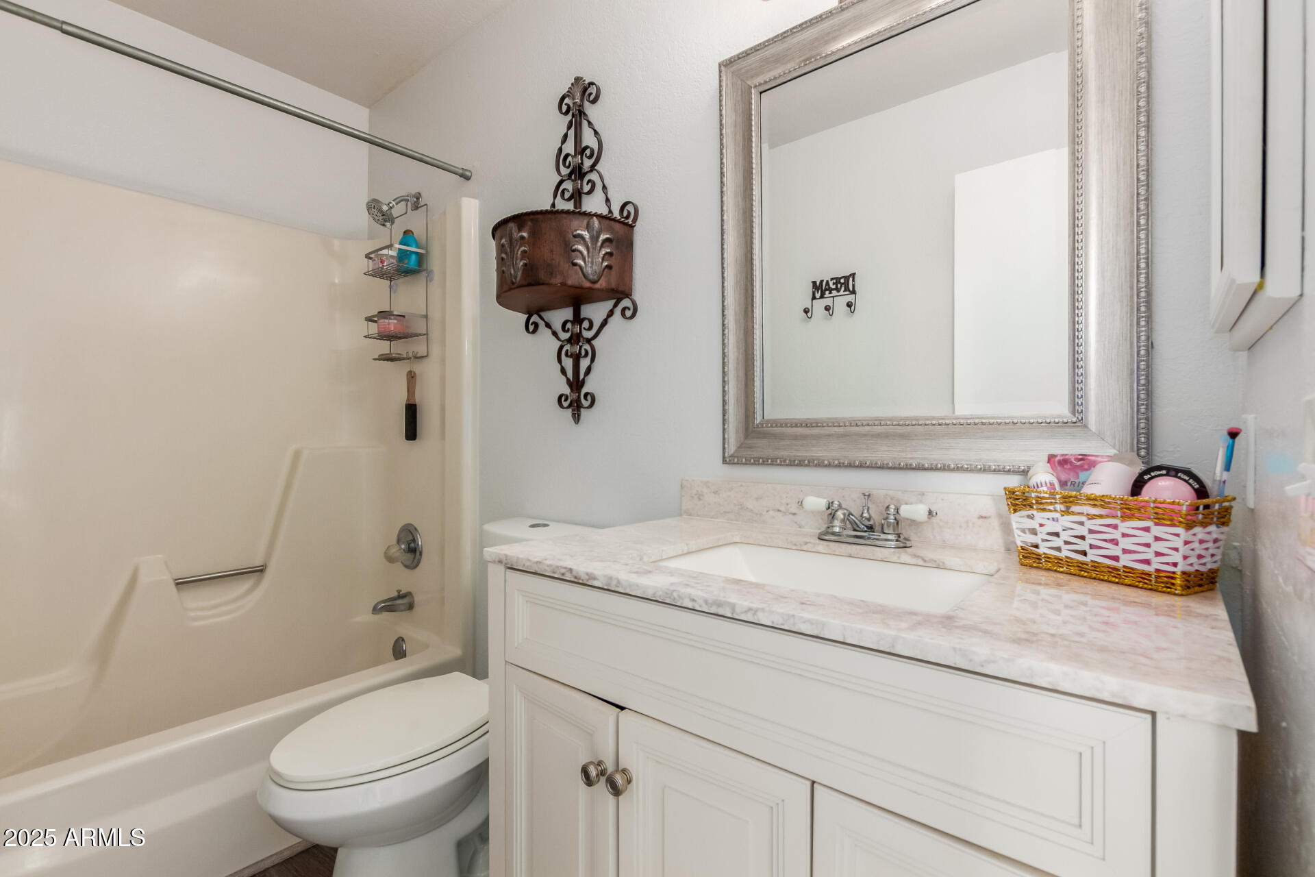 2232 W LINDNER Avenue, 2