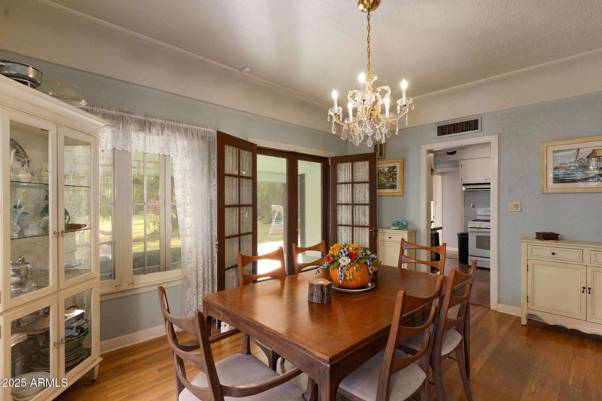 125 E MARYLAND Avenue