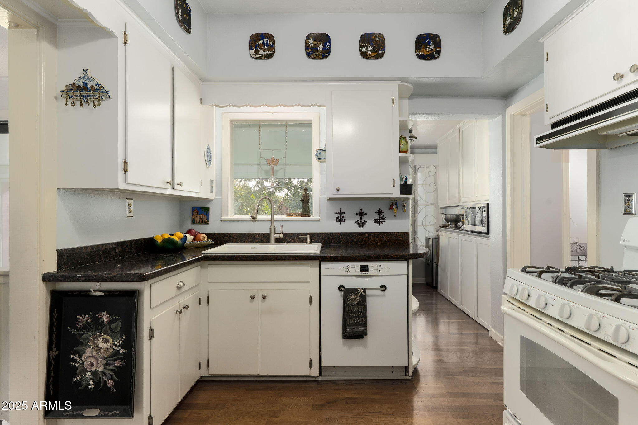 125 E MARYLAND Avenue