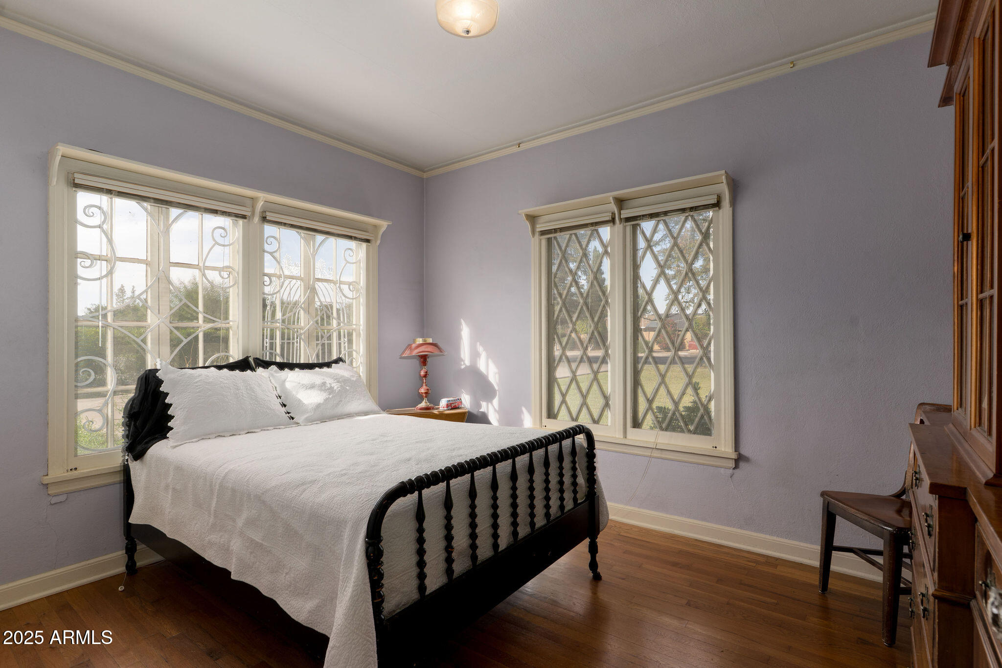 125 E MARYLAND Avenue