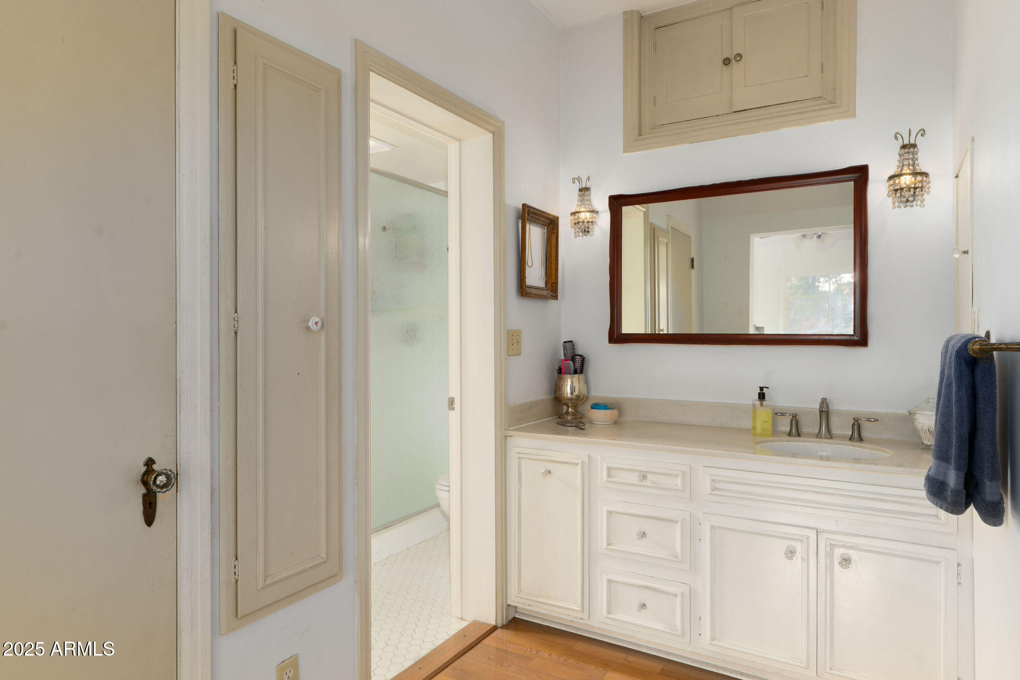 125 E MARYLAND Avenue