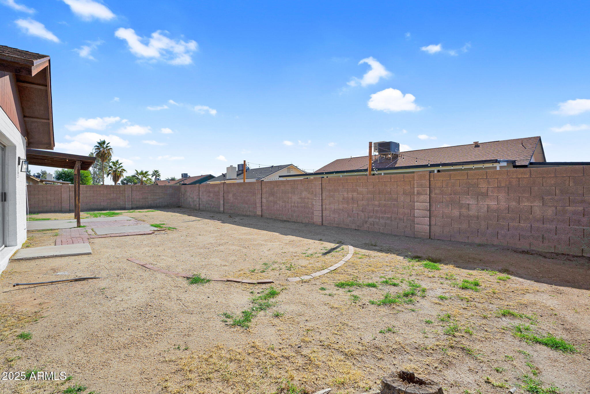 7001 W NORTH Lane