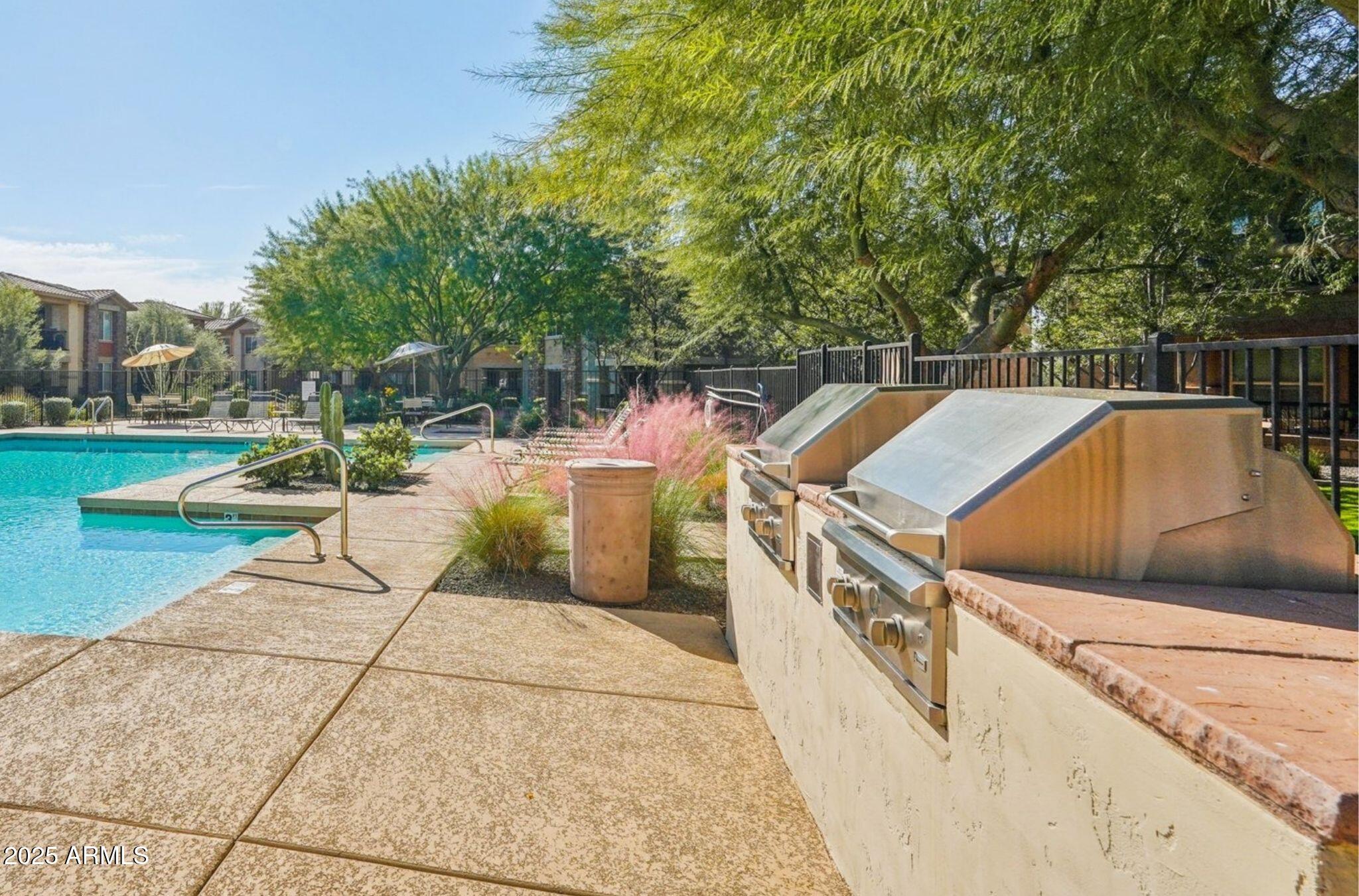 2425 W BRONCO BUTTE Trail 2046