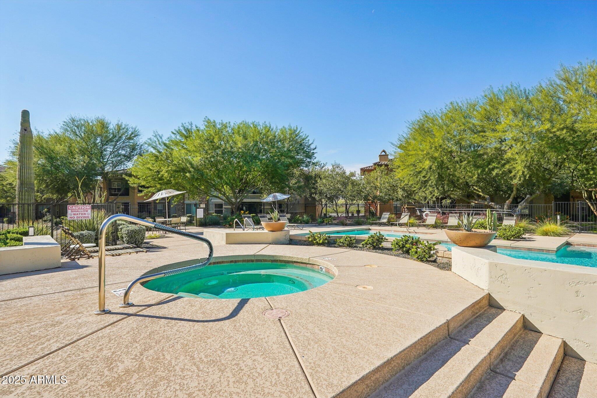 2425 W BRONCO BUTTE Trail 2046