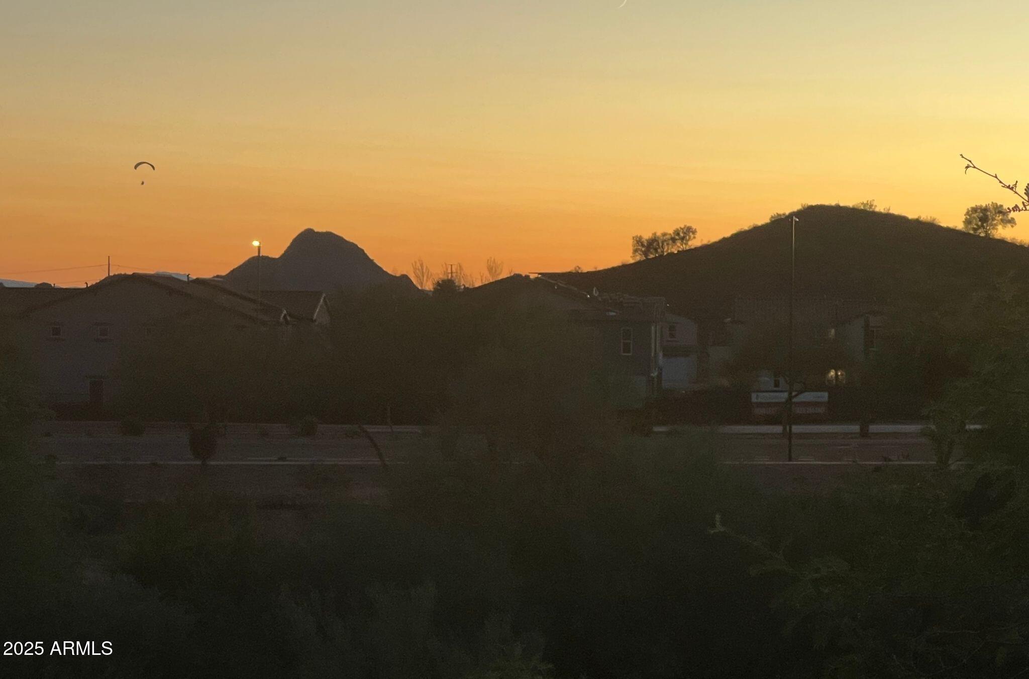 2425 W BRONCO BUTTE Trail 2046