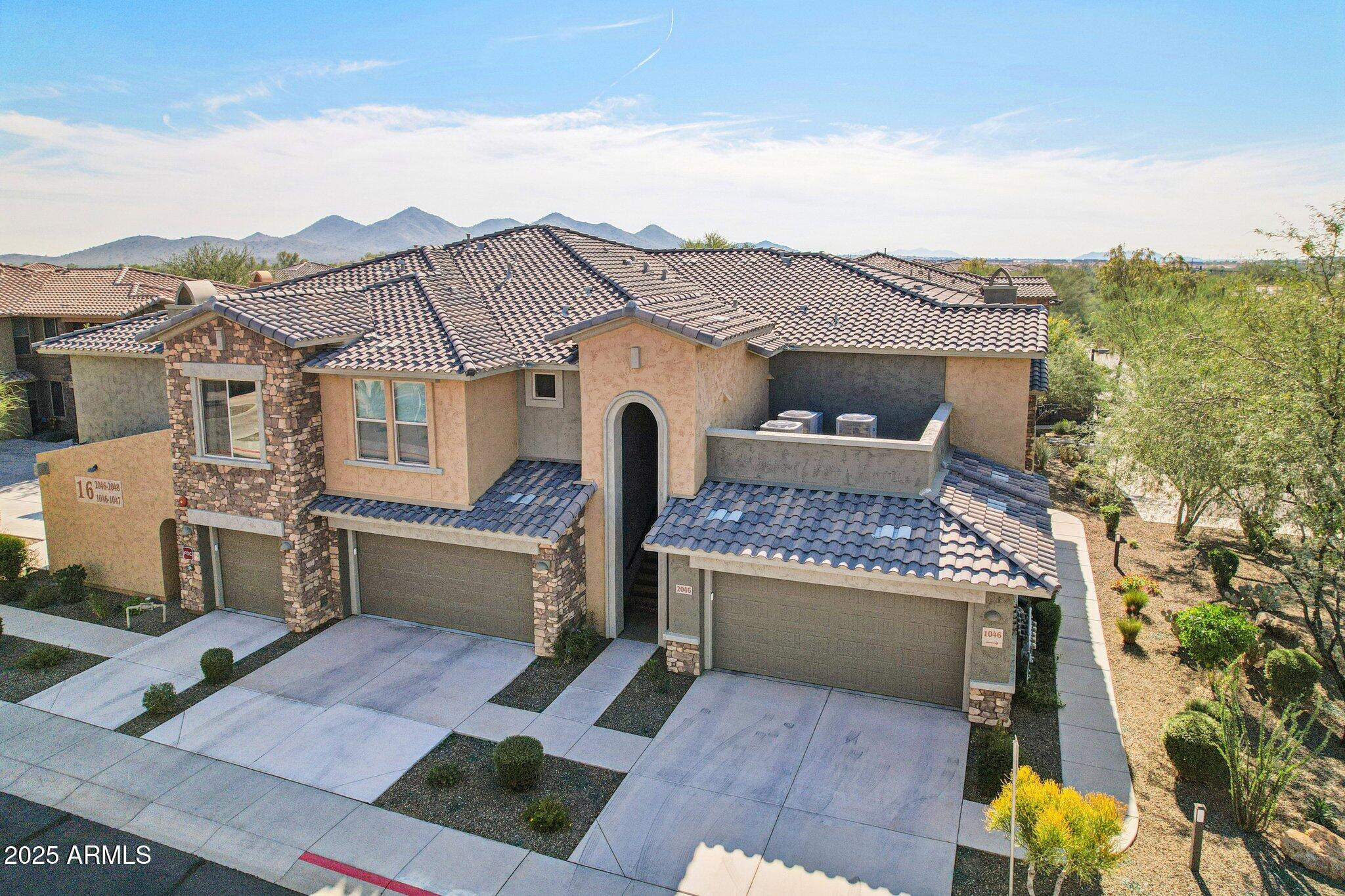 2425 W BRONCO BUTTE Trail 2046