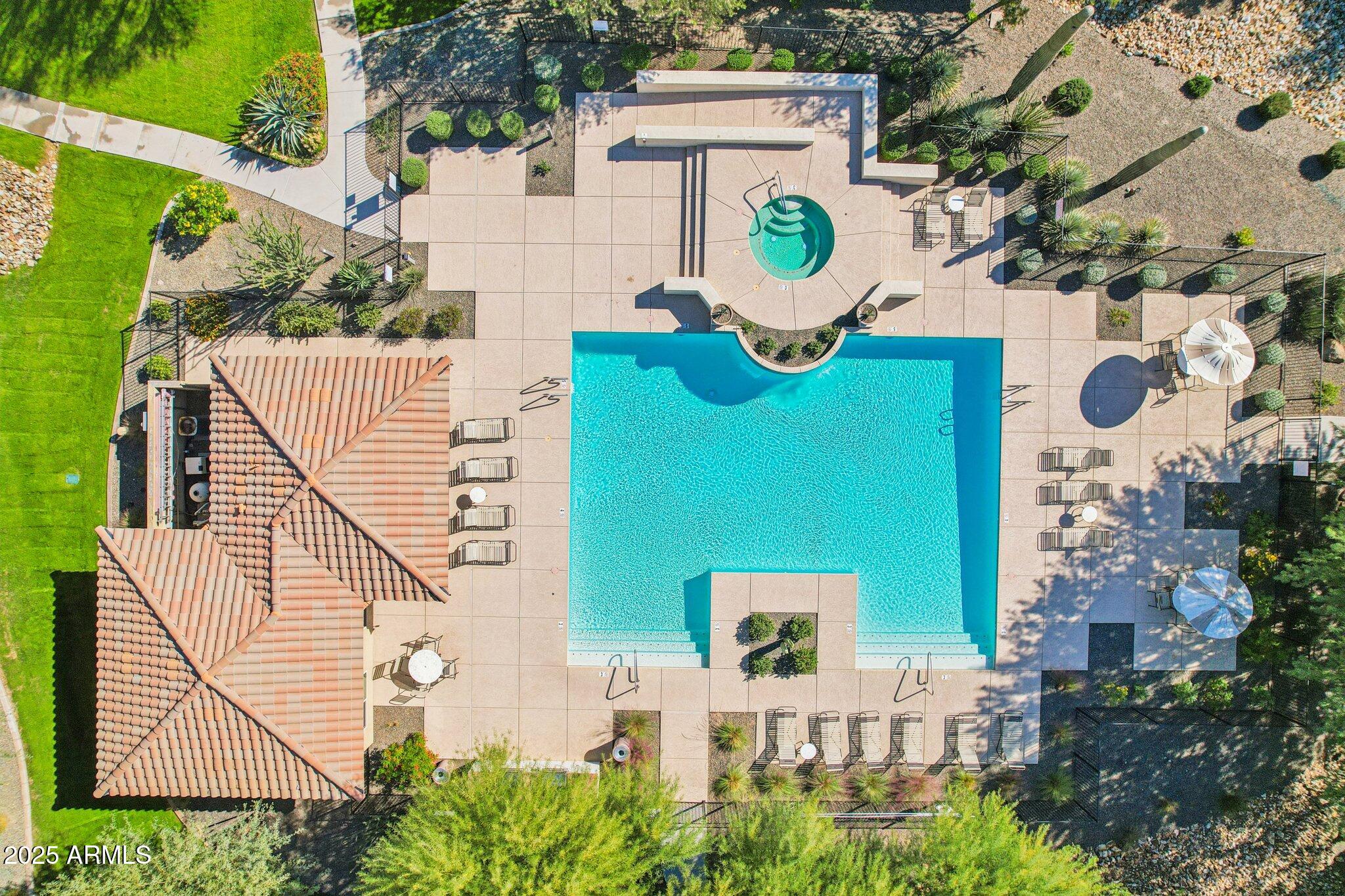 2425 W BRONCO BUTTE Trail 2046