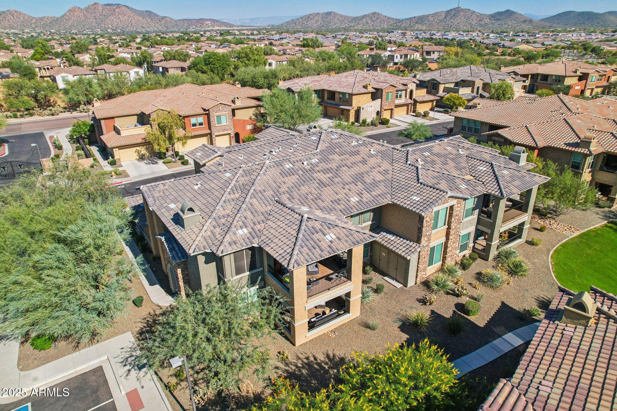 2425 W BRONCO BUTTE Trail 2046