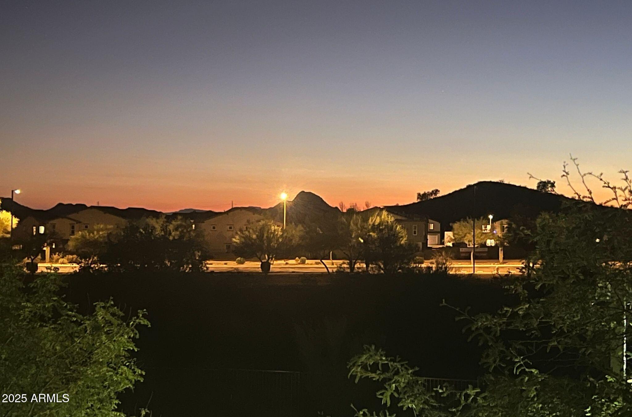 2425 W BRONCO BUTTE Trail 2046