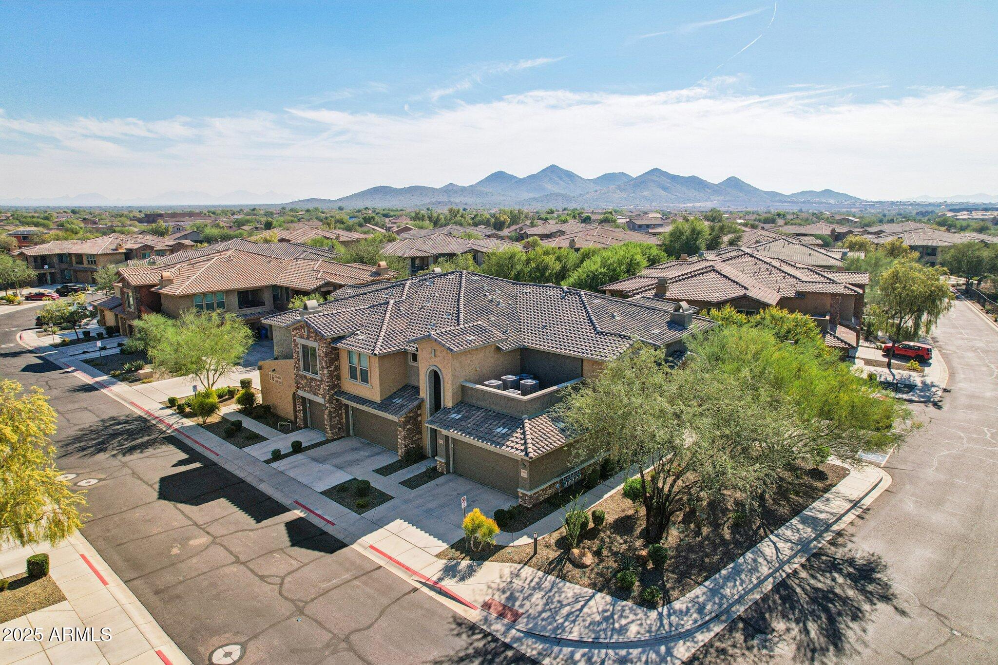 2425 W BRONCO BUTTE Trail 2046