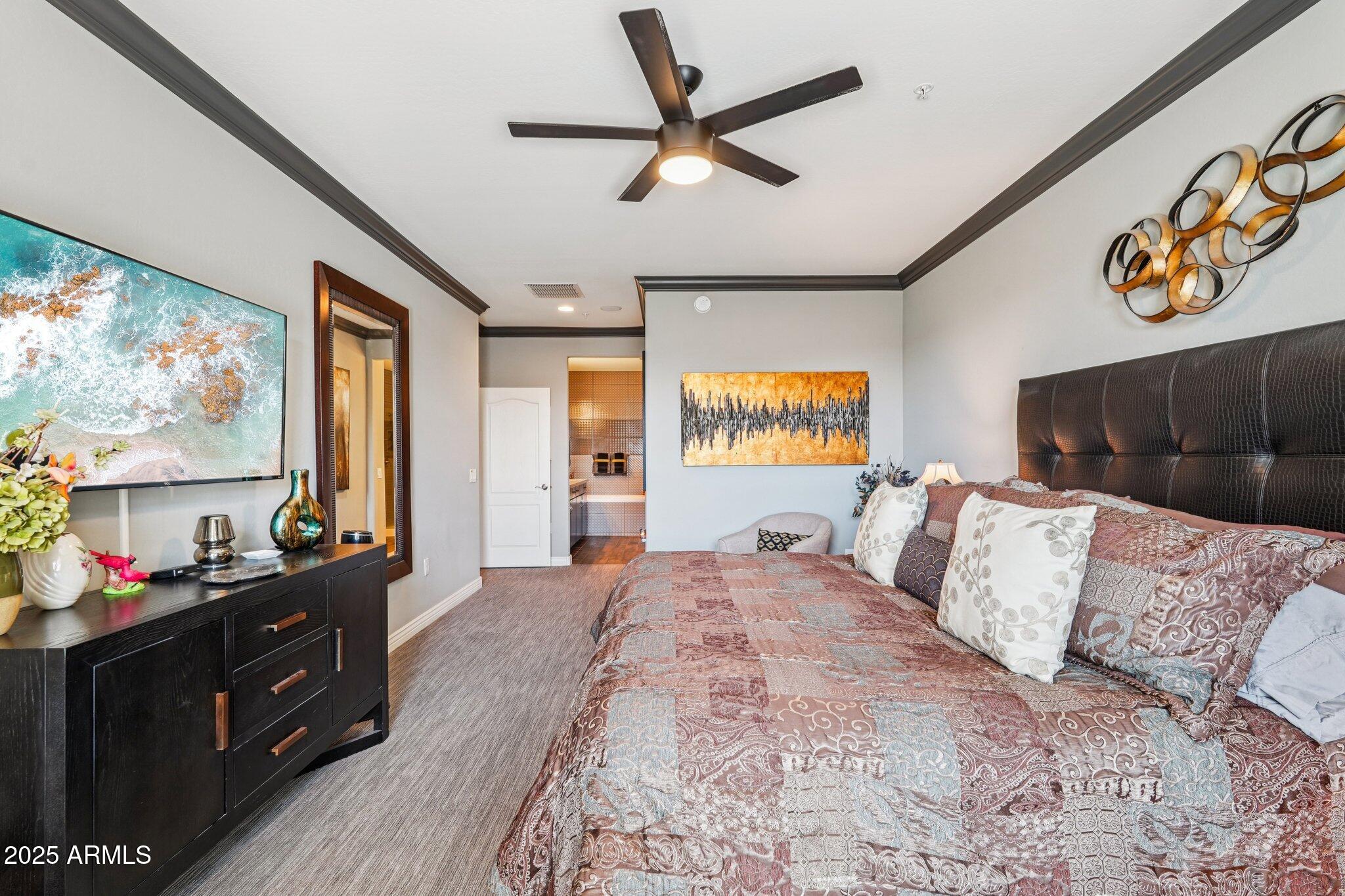 2425 W BRONCO BUTTE Trail 2046