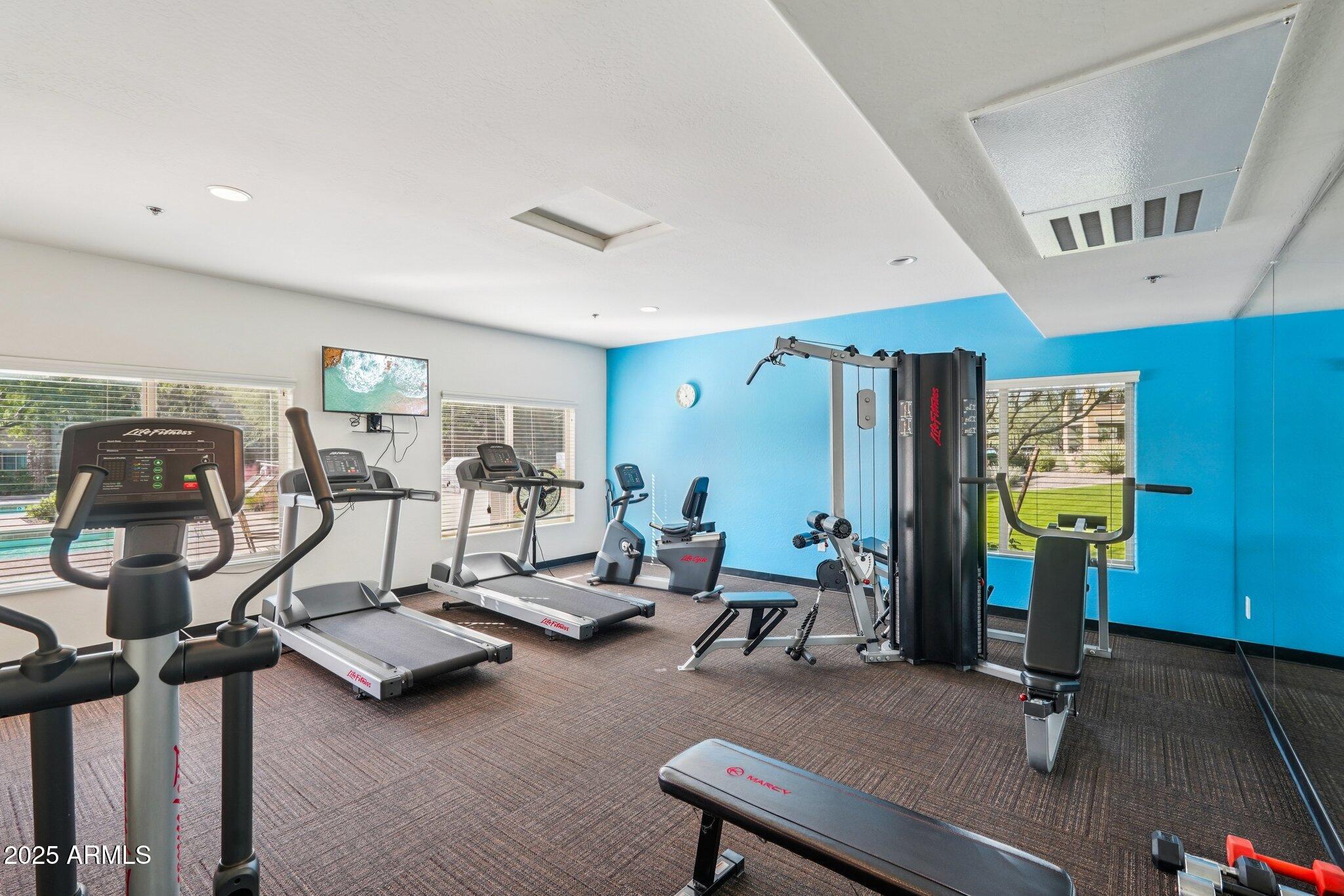 2425 W BRONCO BUTTE Trail 2046