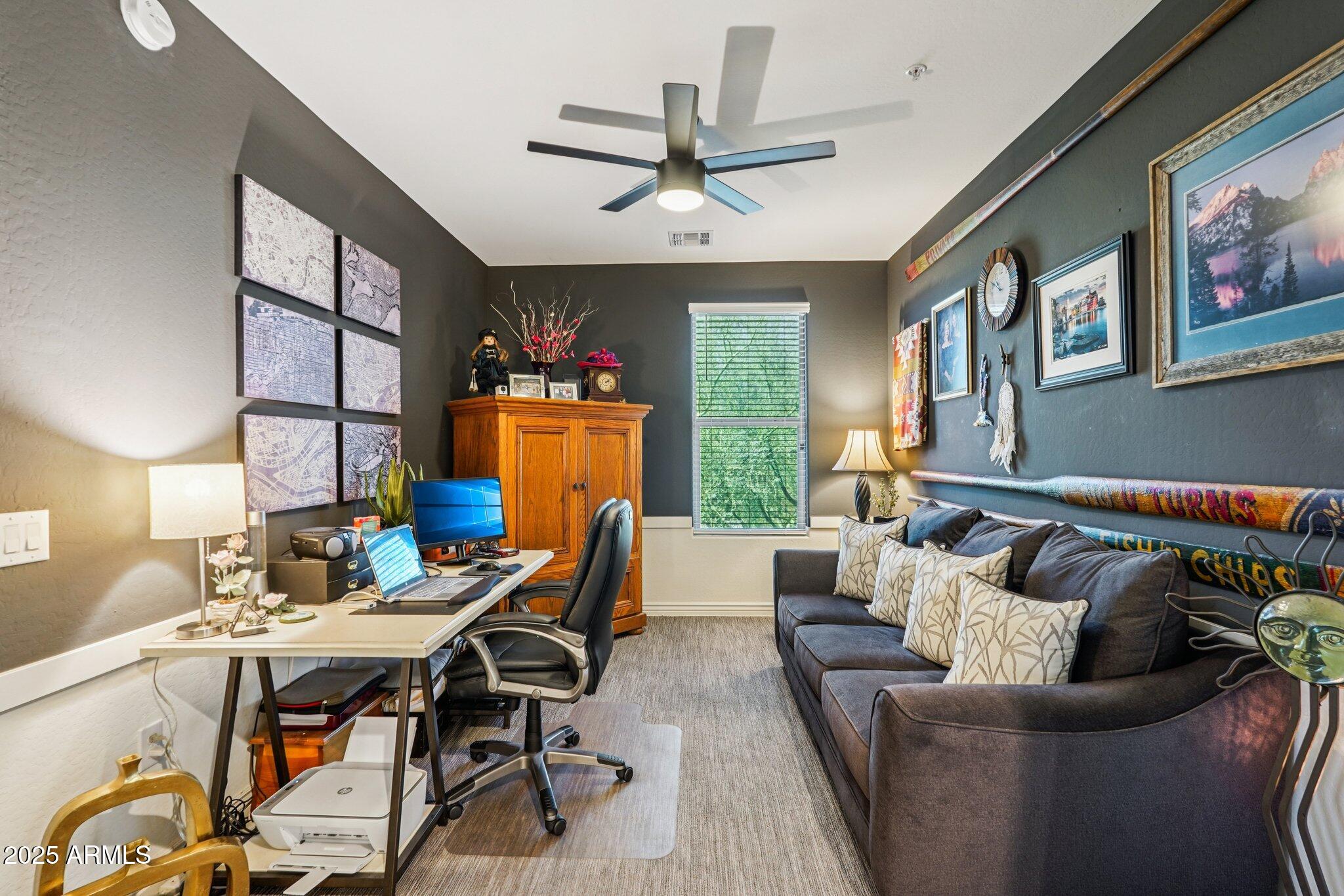 2425 W BRONCO BUTTE Trail 2046