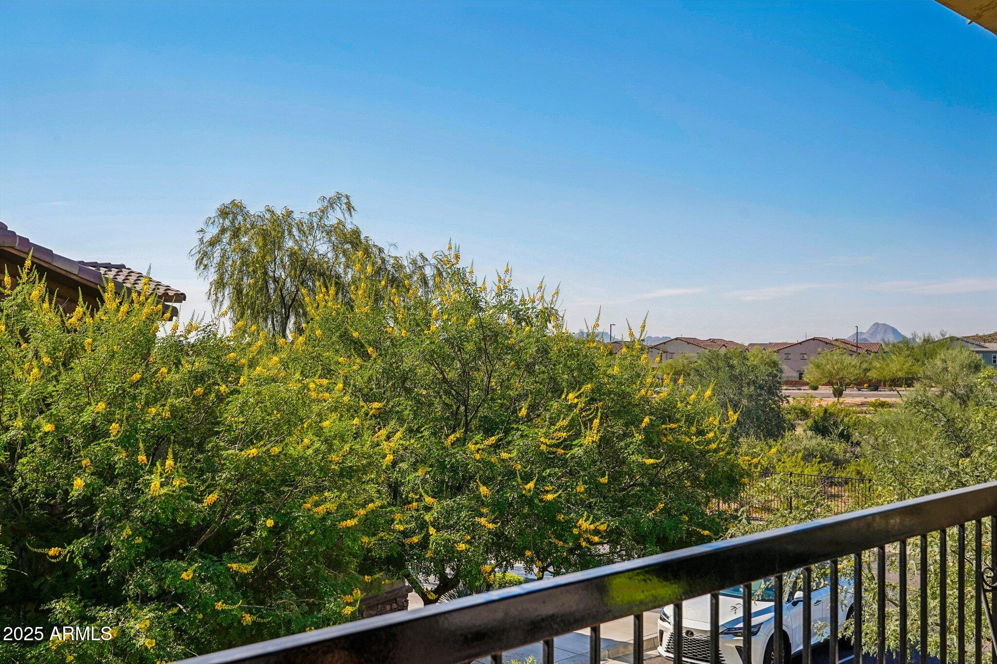 2425 W BRONCO BUTTE Trail 2046