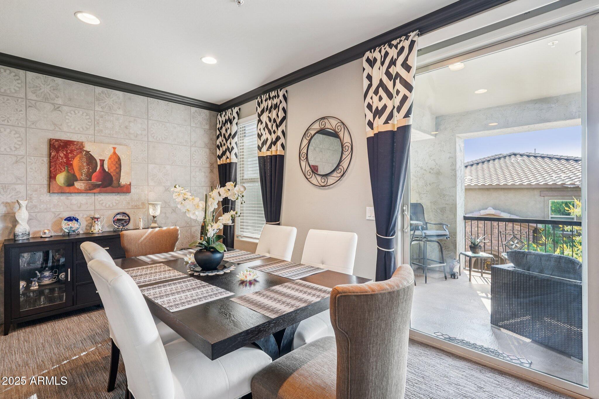 2425 W BRONCO BUTTE Trail 2046