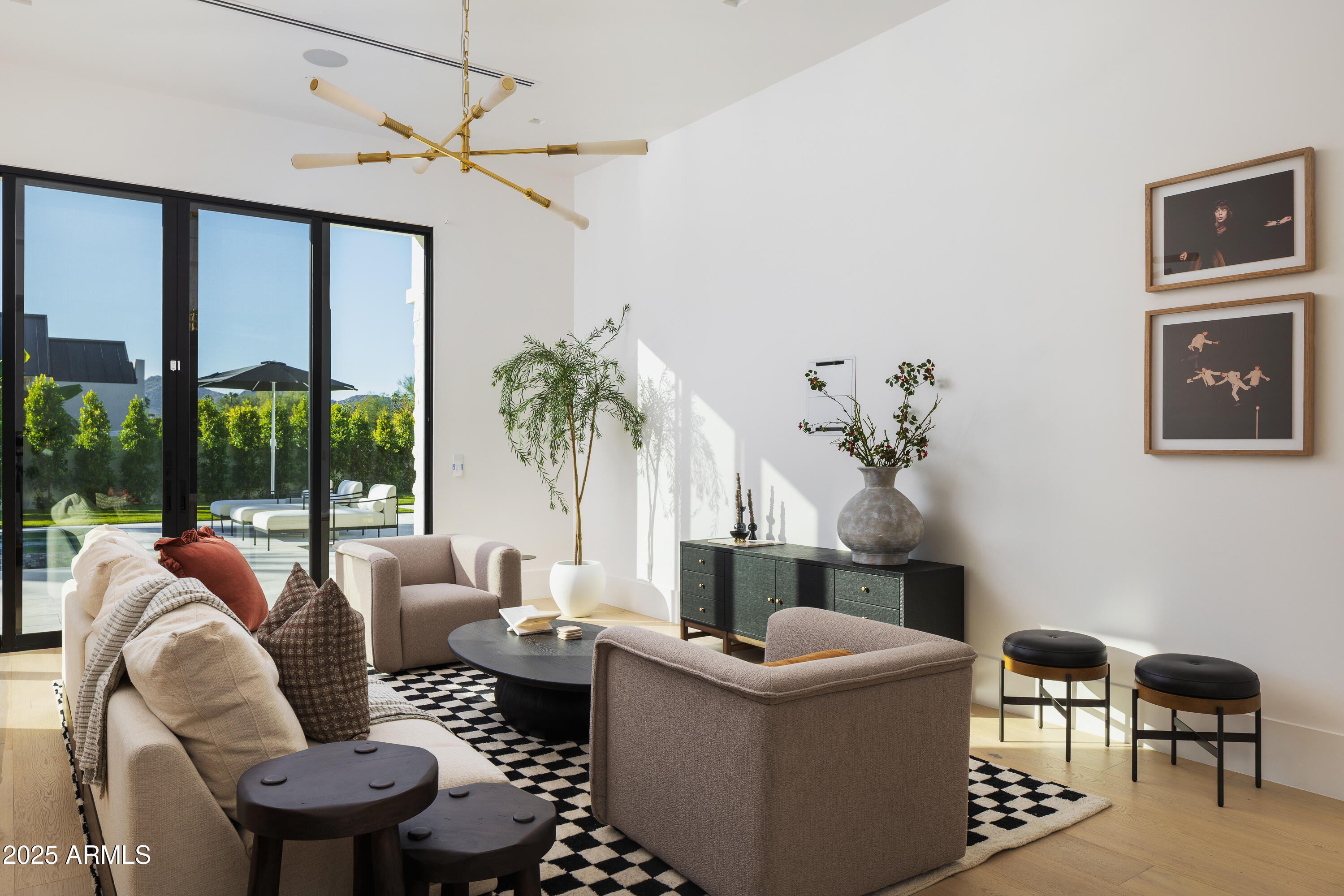 5636 E CABALLO Drive