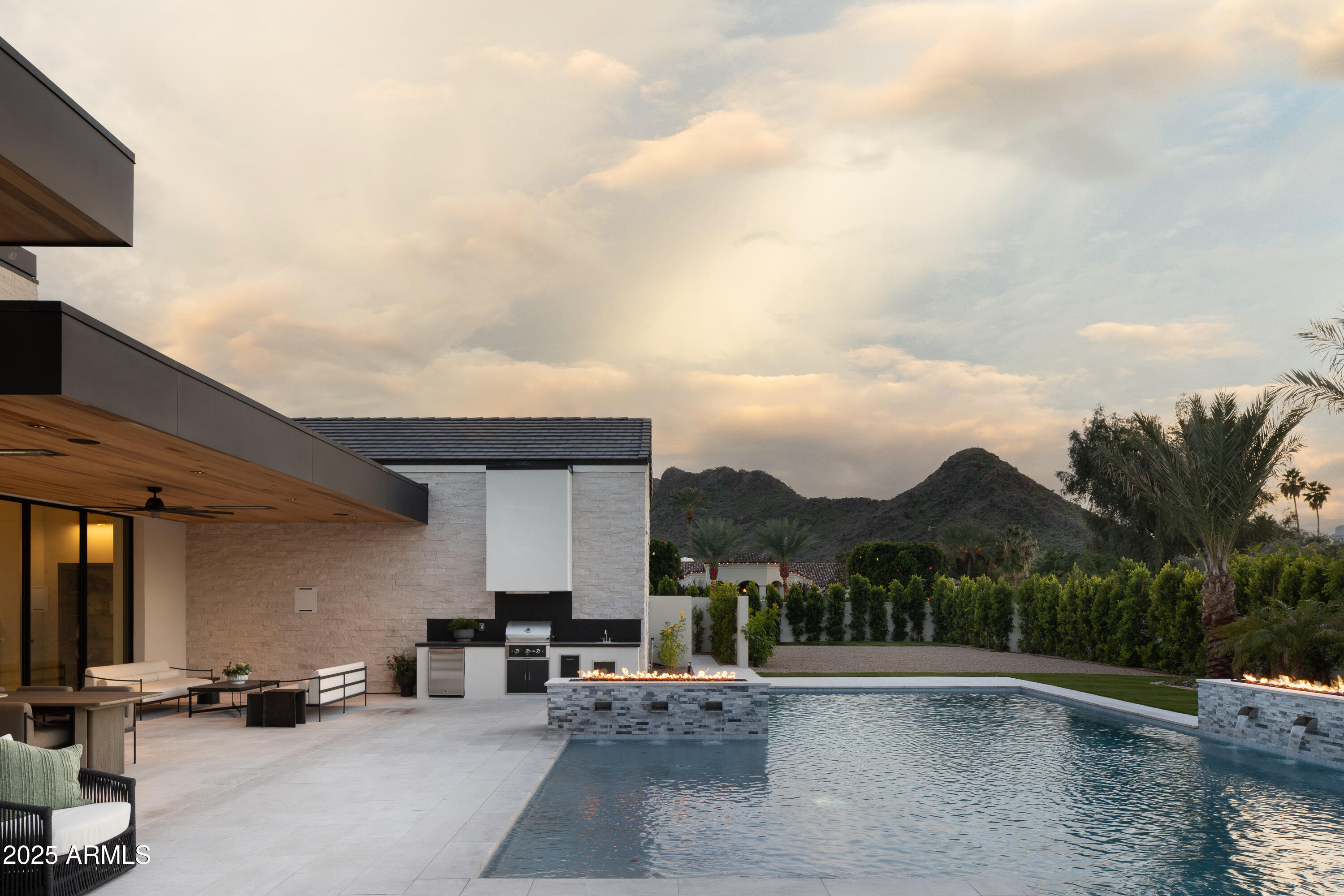 5636 E CABALLO Drive